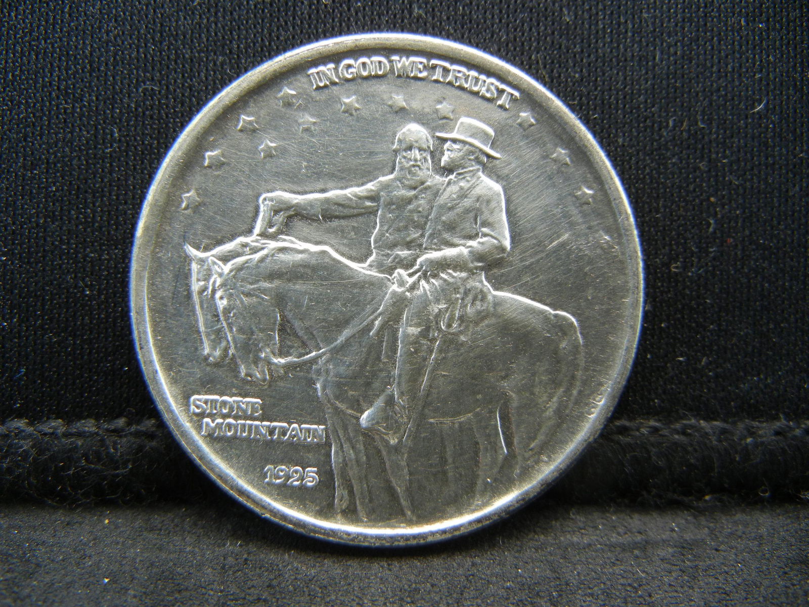 1925 Stone Mountain Half Dollar Commem (1 of 2)