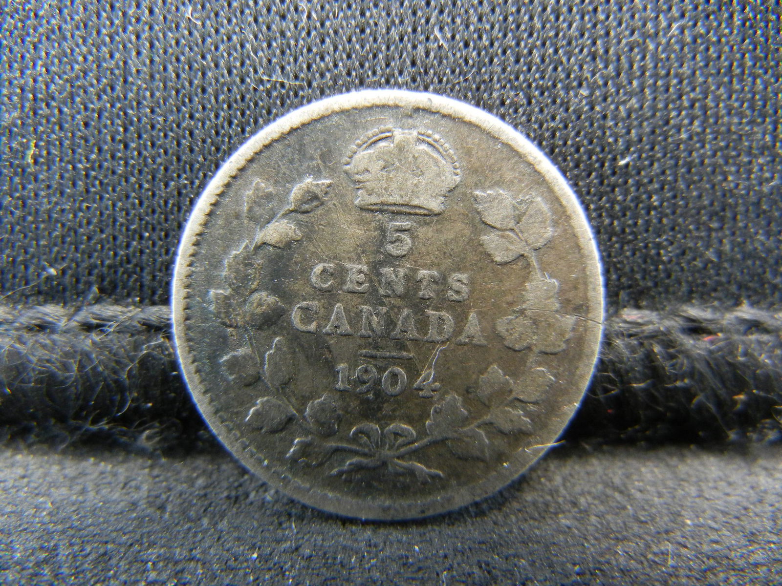 1904 Canada 5 Cents 92.5% Sterling Silver Coin.  Coin (1 of 2)