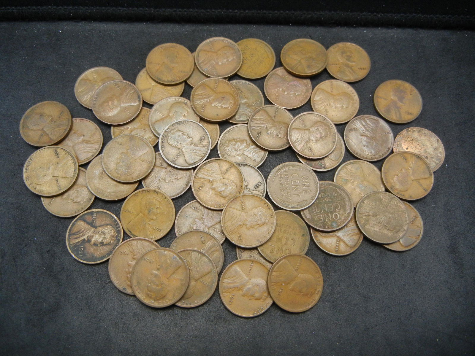 (50) 1921 Lincoln wheat cents.  Really nice circulated (1 of 4)