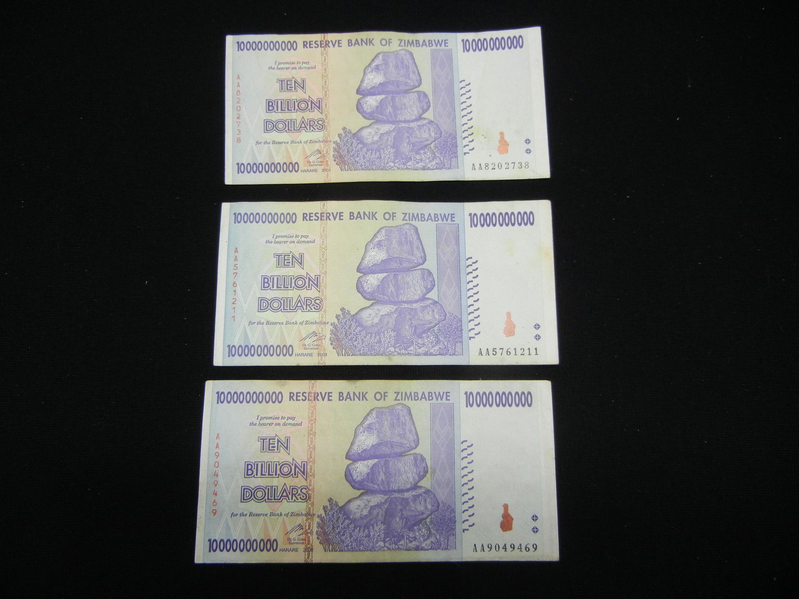 (3) ZIMBABWE 10 BILLION DOLLAR NOTES (1 of 4)