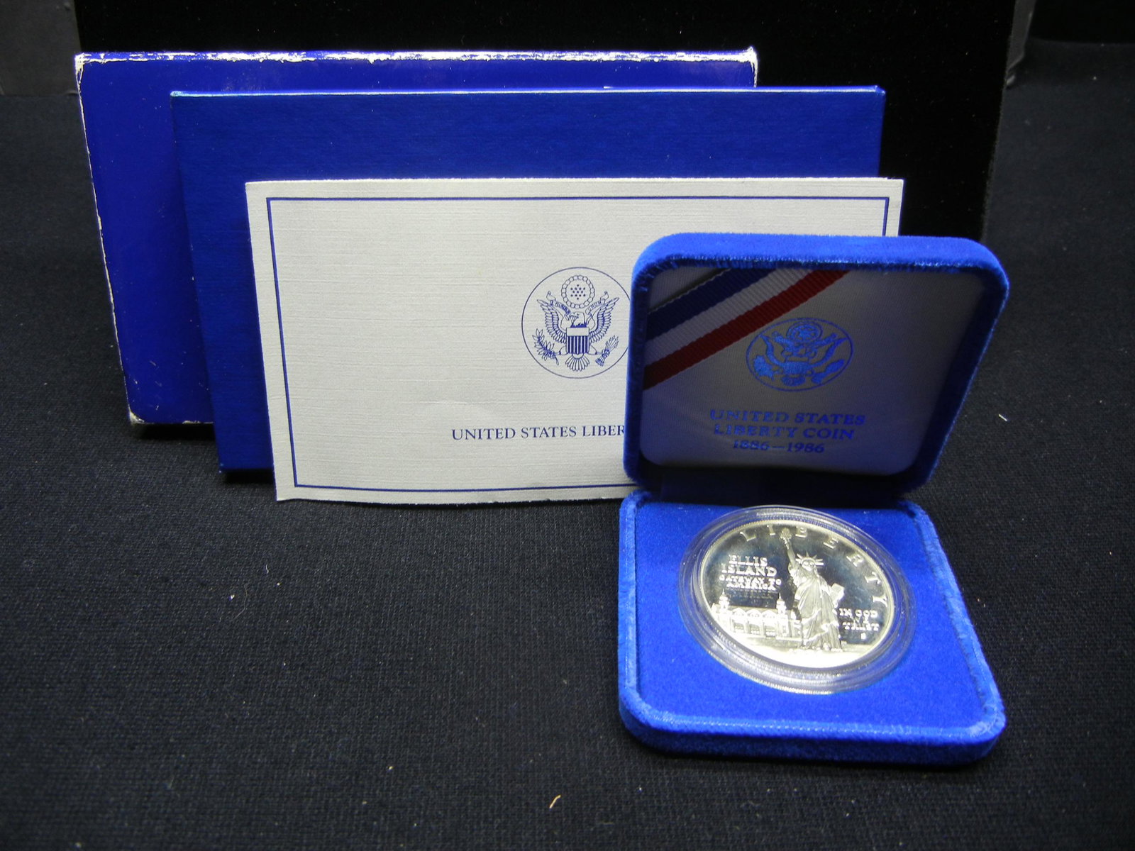 1986 United States Statue of Liberty Proof Silver: 1986 United States Statue of Liberty Proof Silver Dollar w/ Original Packaging