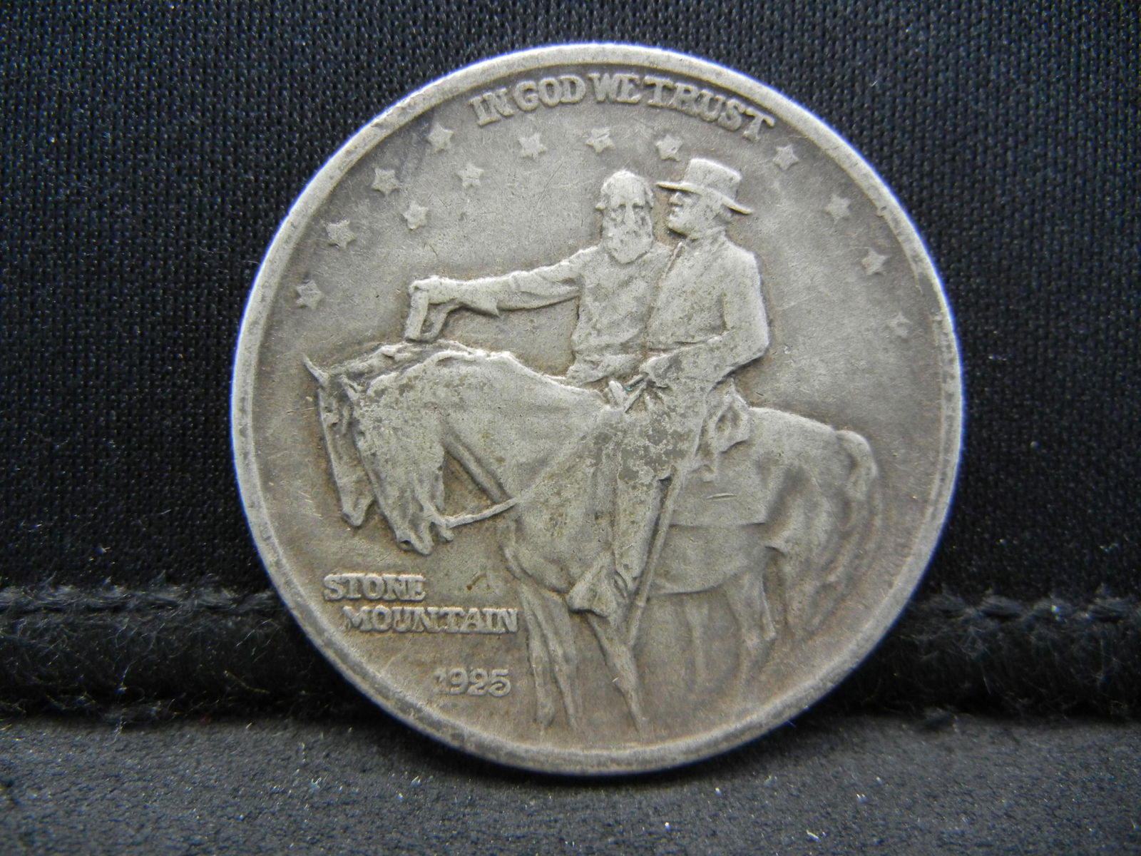 1925 Stone Mountain Half Dollar Commemorative (1 of 2)