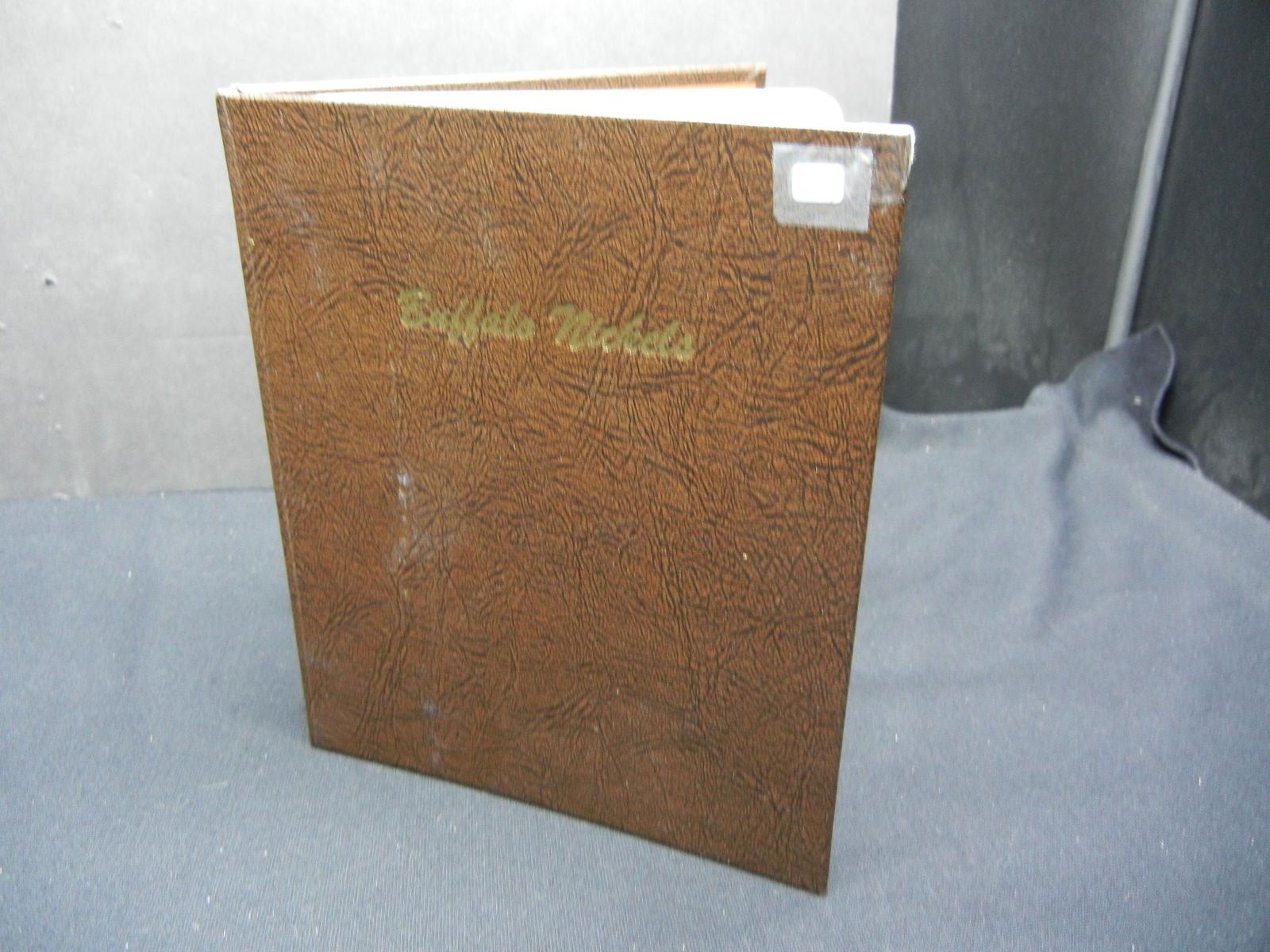 Empty Dansco Buffalo Nickel Album 7112.  Nice about new (1 of 3)