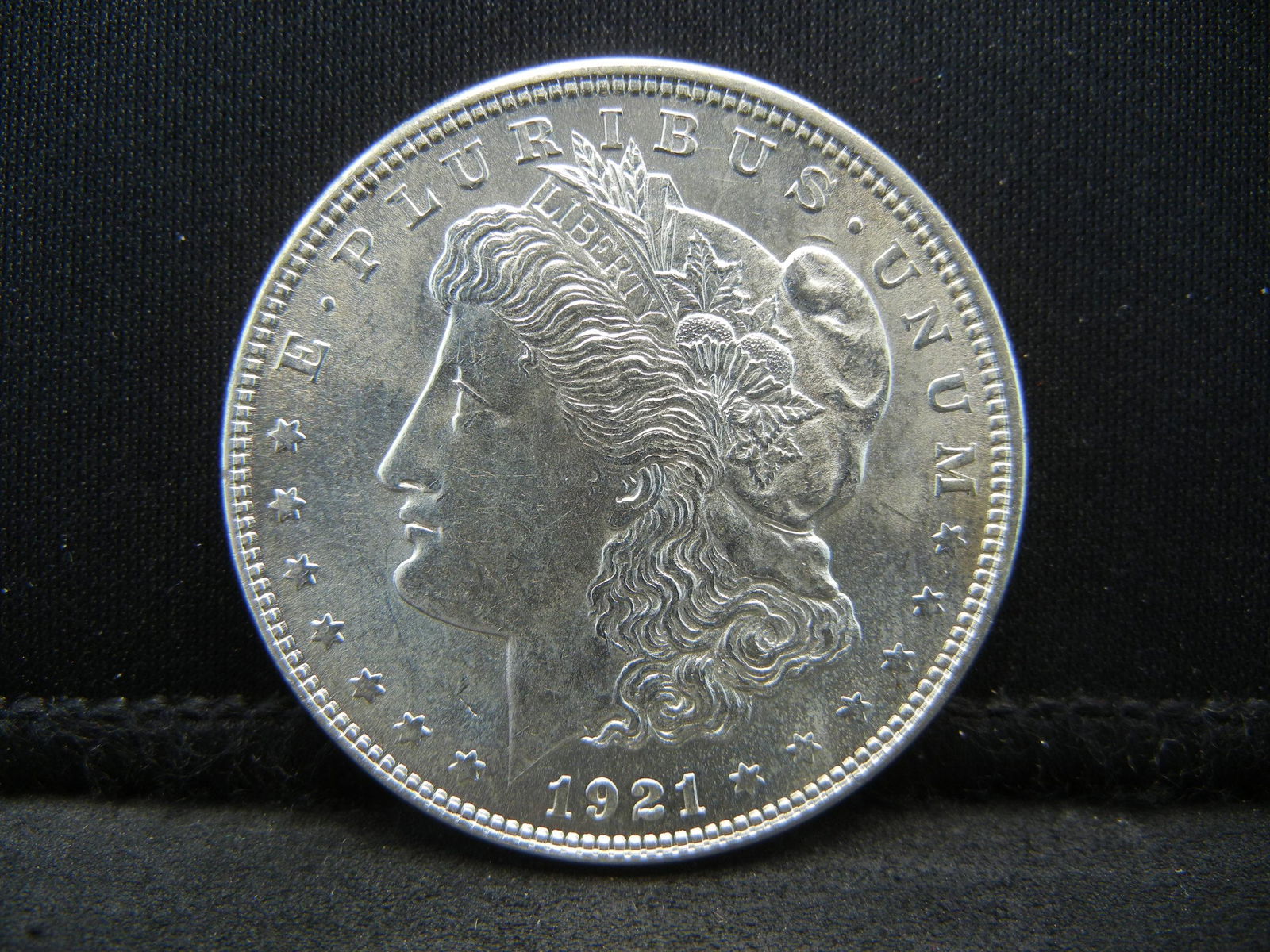 1921 Morgan Dollar Uncirculated Nice (1 of 2)