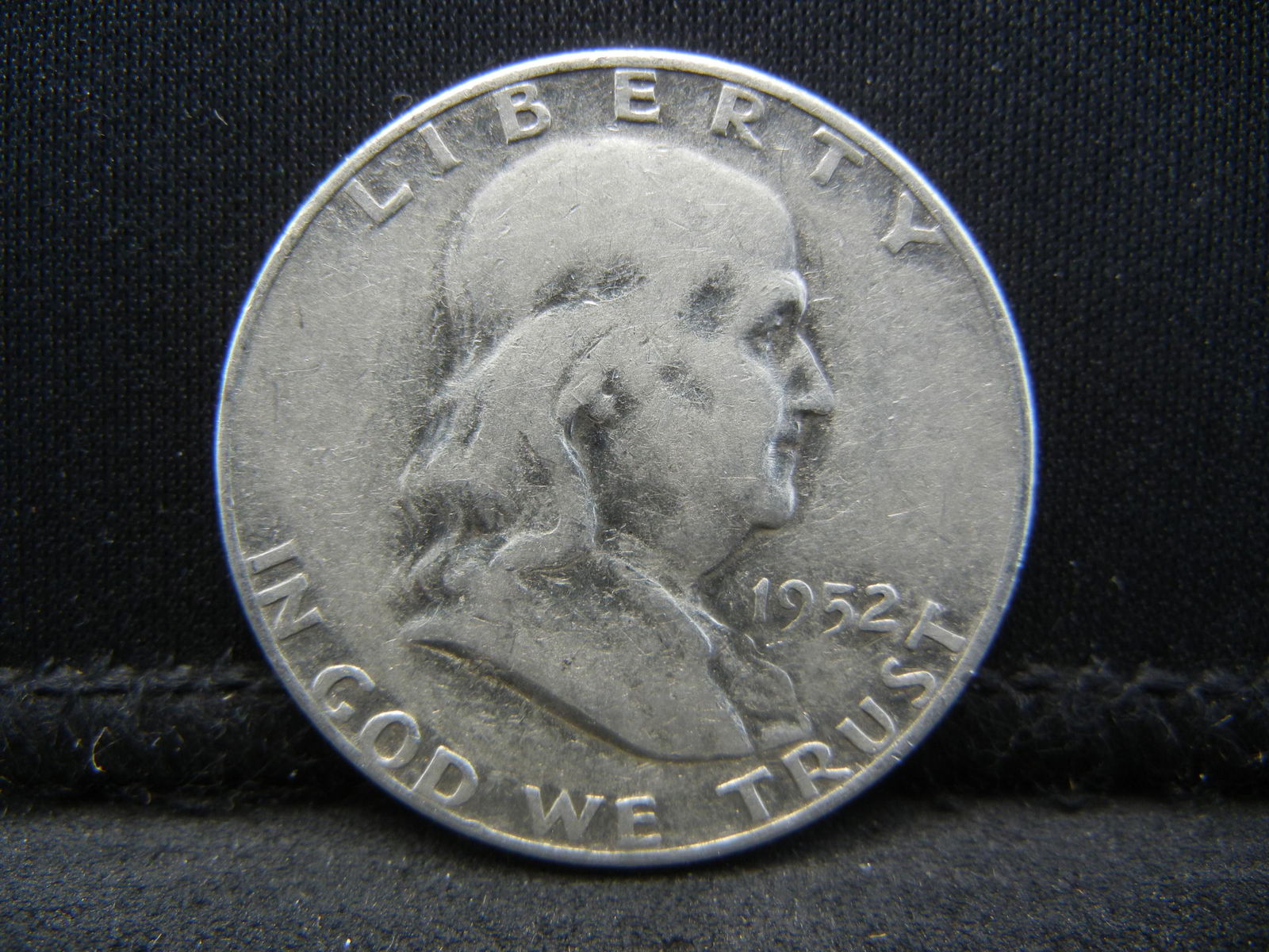 1952-D SILVER (90%) FRANKLIN HALF (1 of 2)