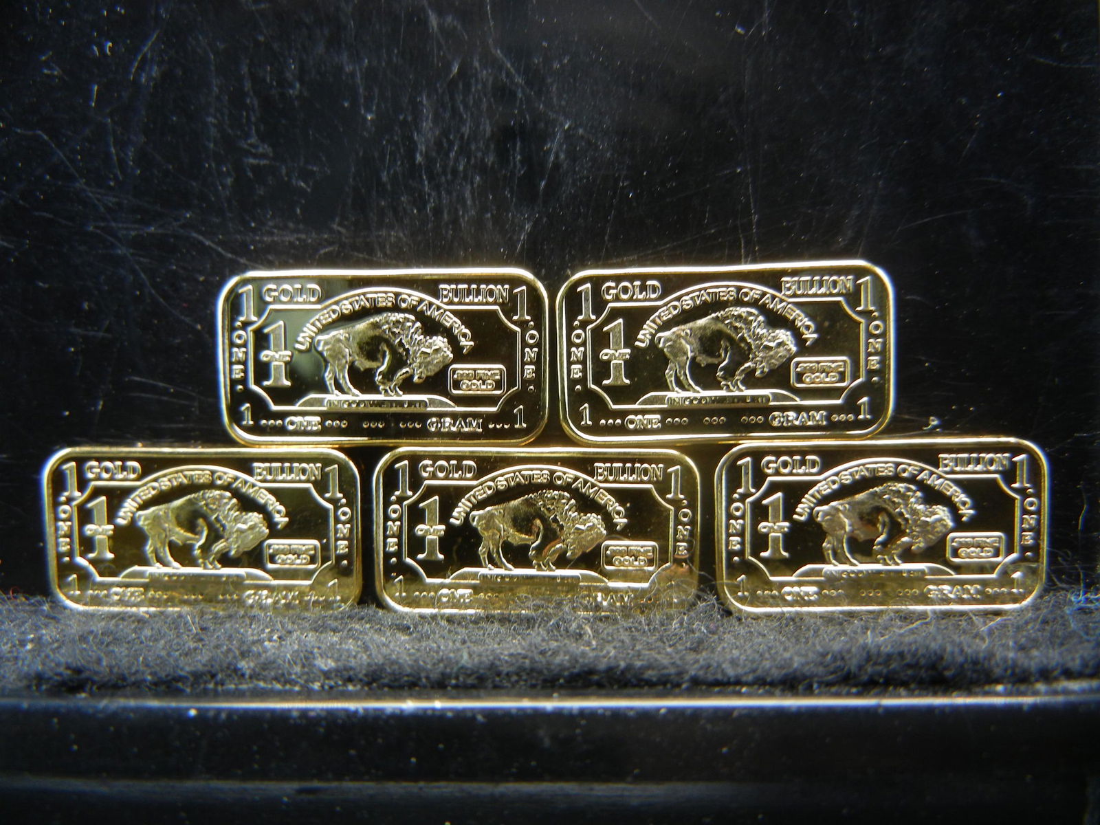 Clad 5 Gram 100 Mills 999 Fine Gold Buffalo Collector (1 of 2)