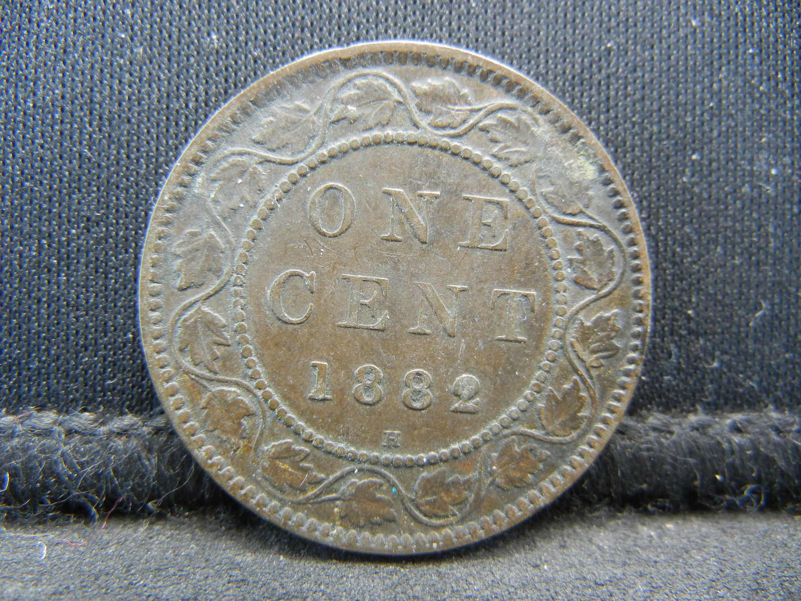 1882-H (ERROR ON 2) CANADIAN CENT! (1 of 2)