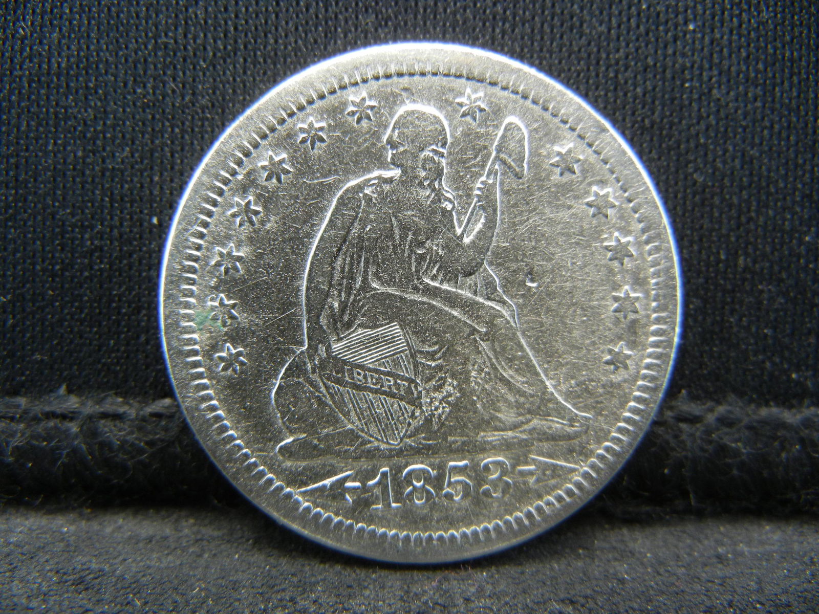 1853 Arrows Seated Quarter Full liberty (1 of 2)