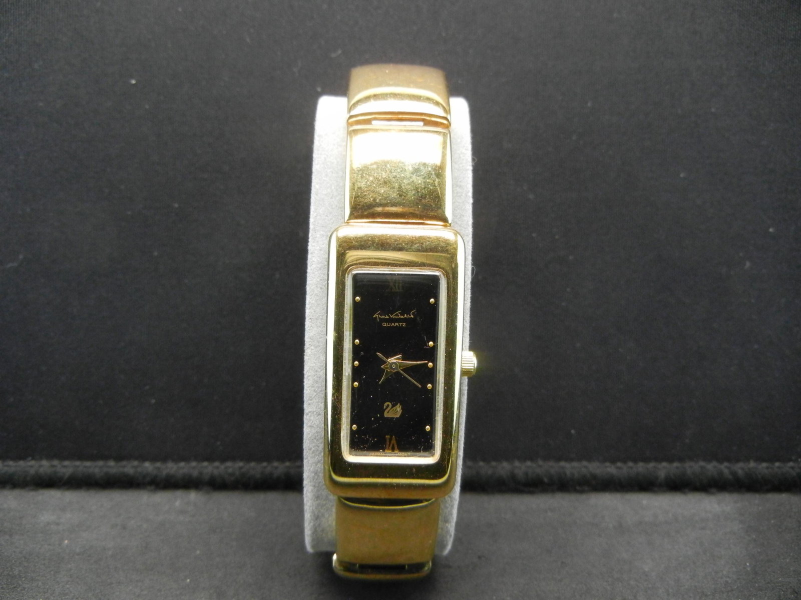 Gold Colored Bracelet: Gold Colored Bracelet