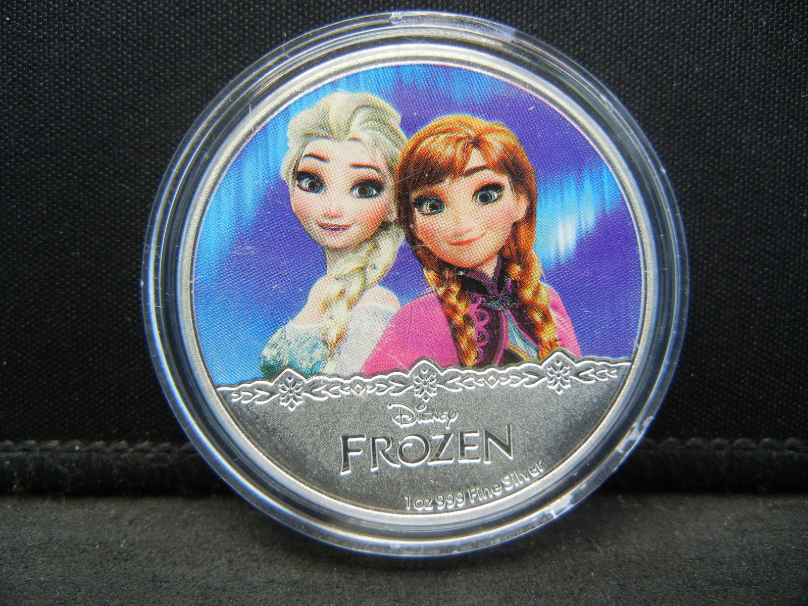 2019 Walt Disney Elsa & Anna 1 oz.   Round,New Zealand (1 of 2)