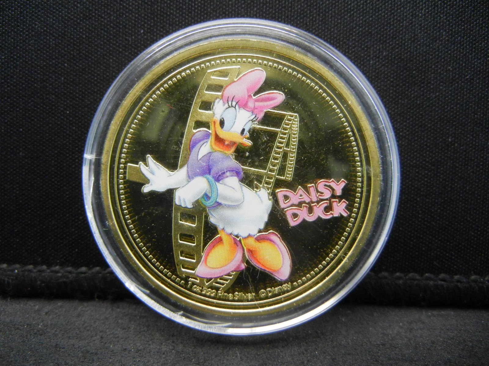 2017 Walt Disney - Daisy Duck 1 oz. Round,New Zealand: 2017 Walt Disney - Daisy Duck 1 oz. Round,New Zealand Queen Elizabeth 11 -Gold Tinted