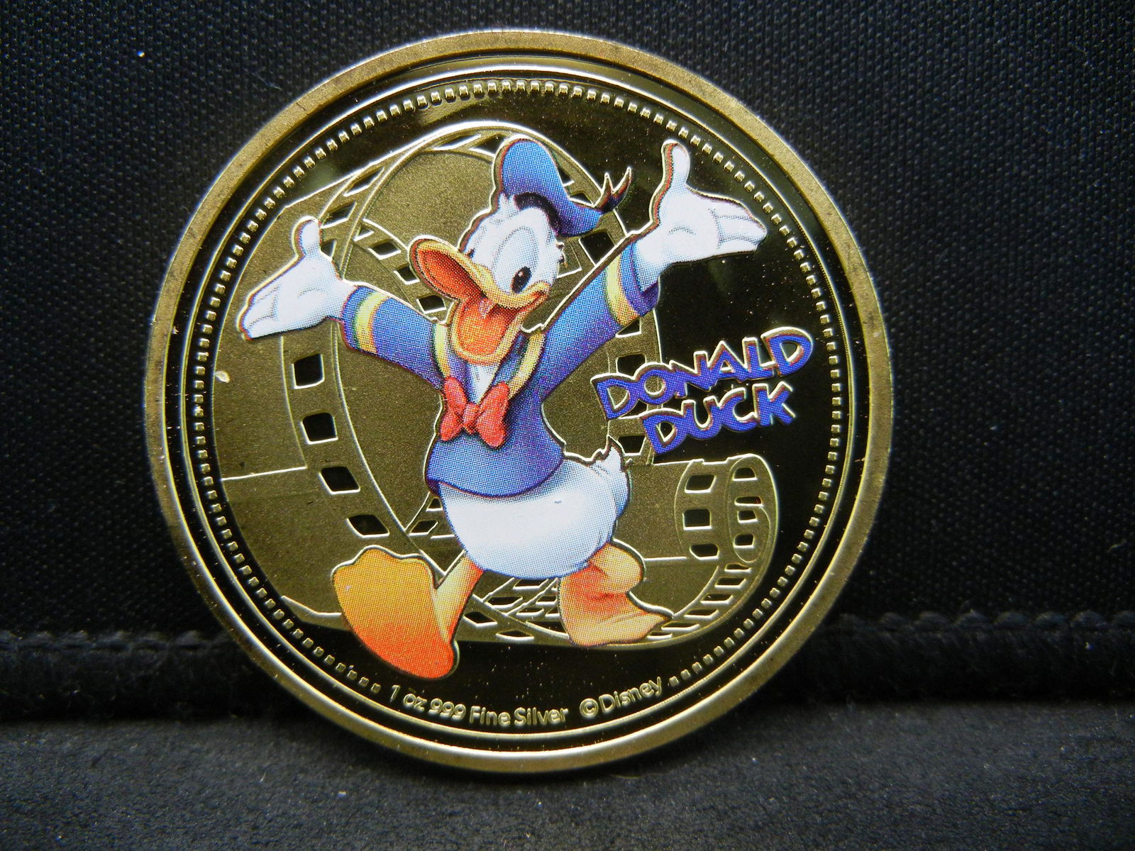 2017 Walt Disney -Donald Duck 1 oz.   Round,New Zealand (1 of 2)