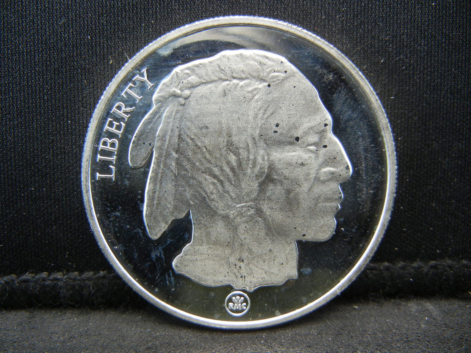 One Oz. Silver Round .999 Buffalo Design (1 of 2)