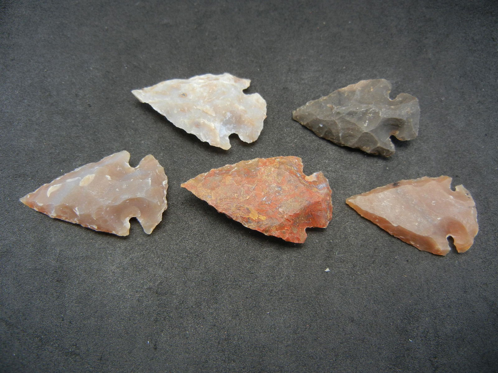 5-AGATE/ARROW-HEADS, AGE UNKNOWN (1 of 3)