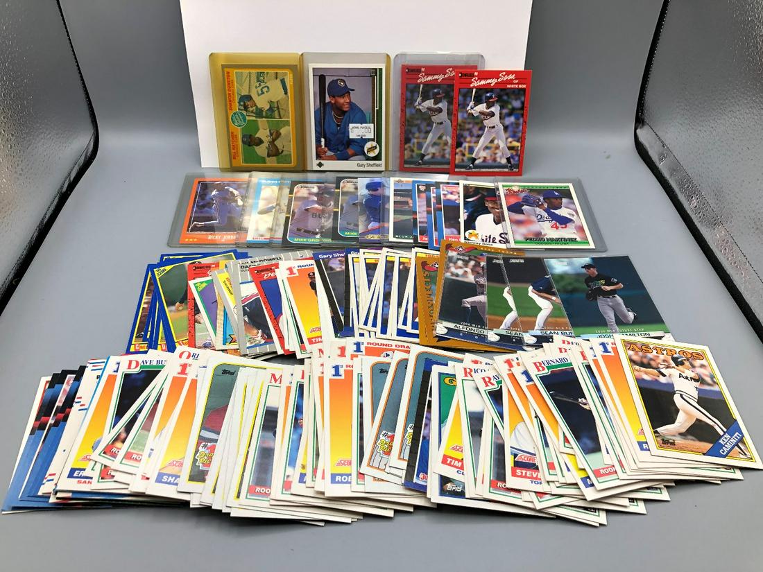 Lot of over 100 80's baseball rookies including Shawon: Lot of over 100 80's baseball rookies including Shawon Dunston and Sammy Sosa