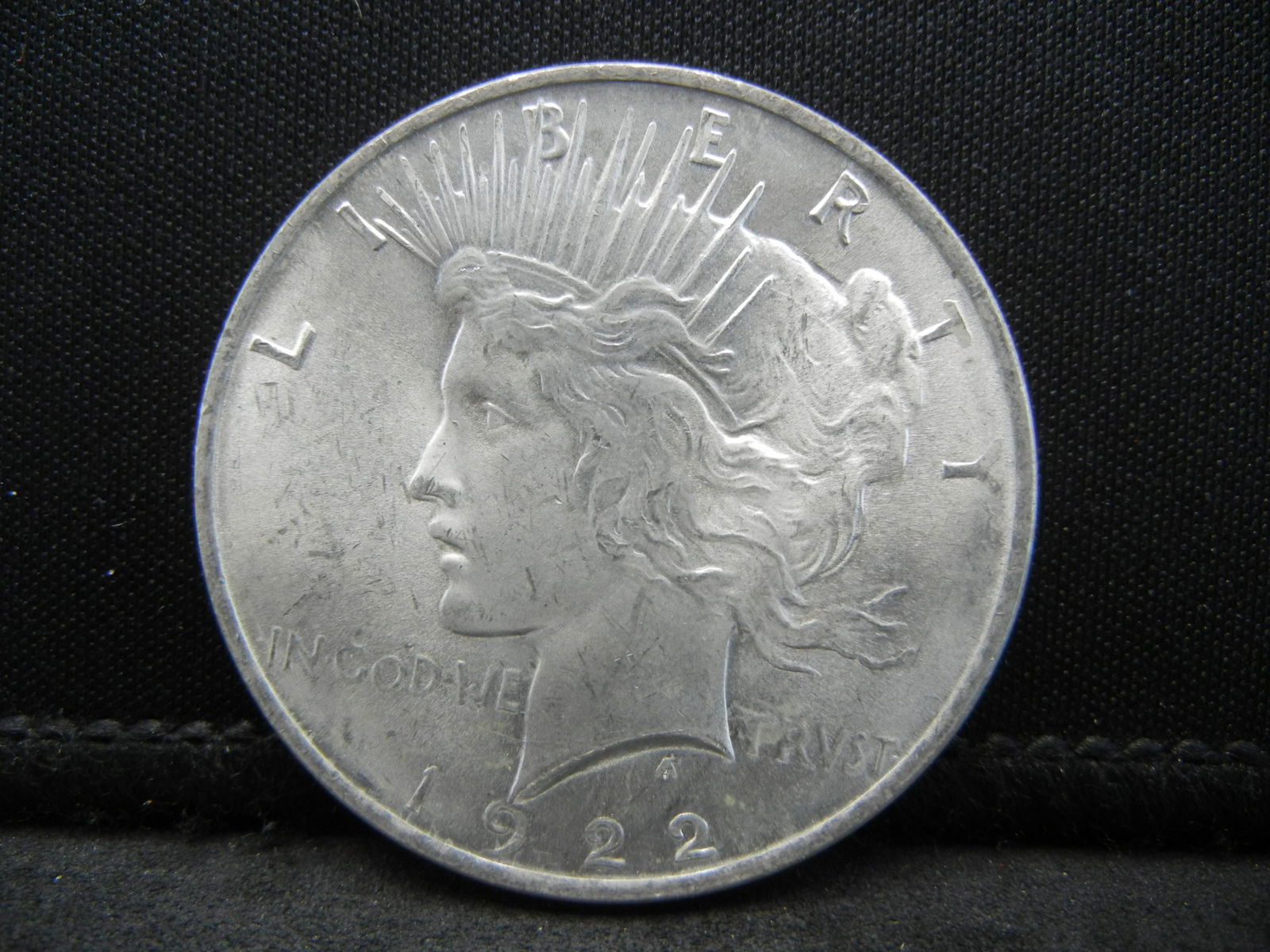 1922 Peace Dollar Uncirculated Frosty (1 of 2)
