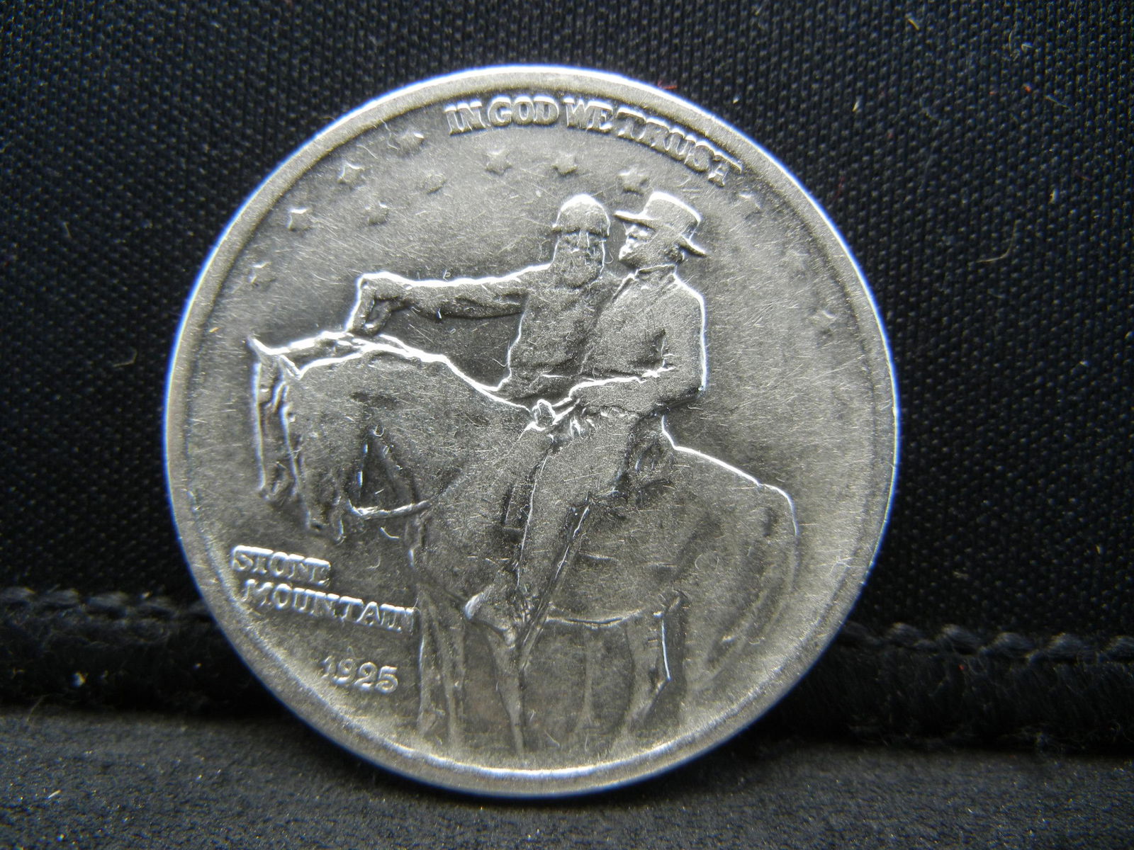 1925 Stone Mountain Half Dollar Commemorative (1 of 2)