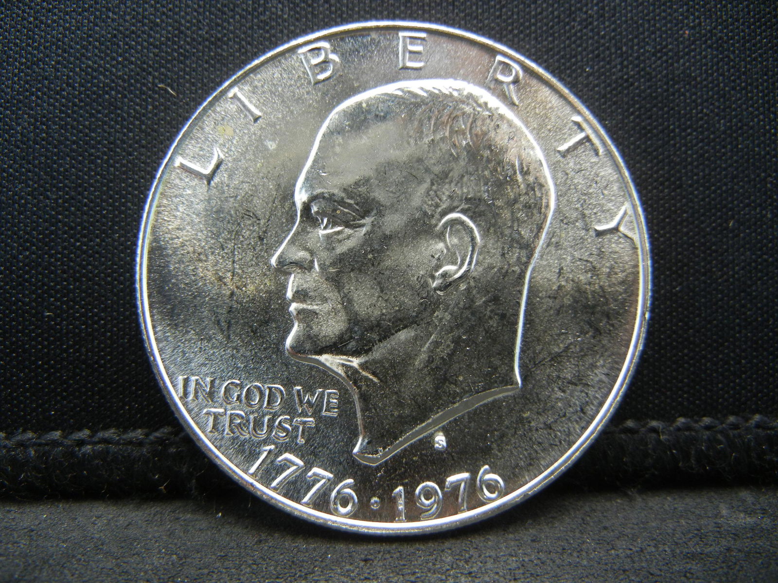 Gem BU 1976 S Silver Ike Dollar (1 of 2)