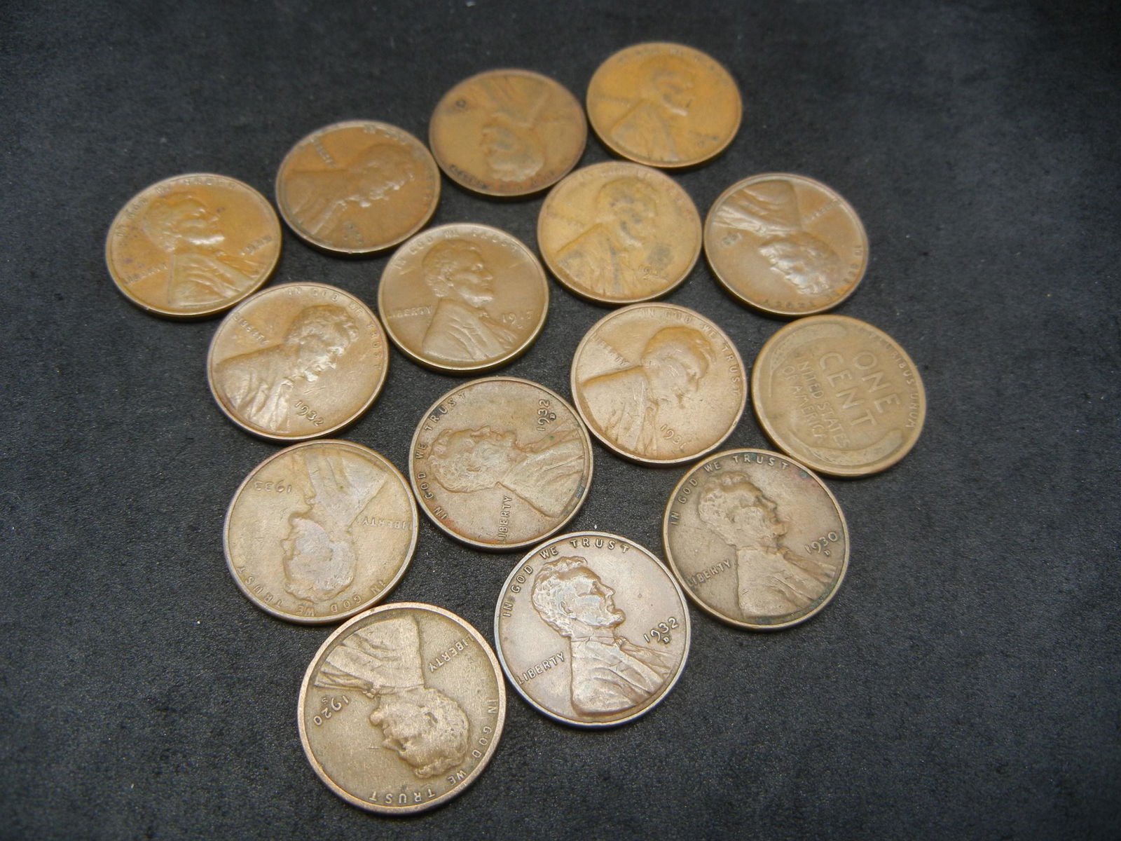 (15) Wheat Cents from 1920's and 30's Mostly Better (1 of 3)