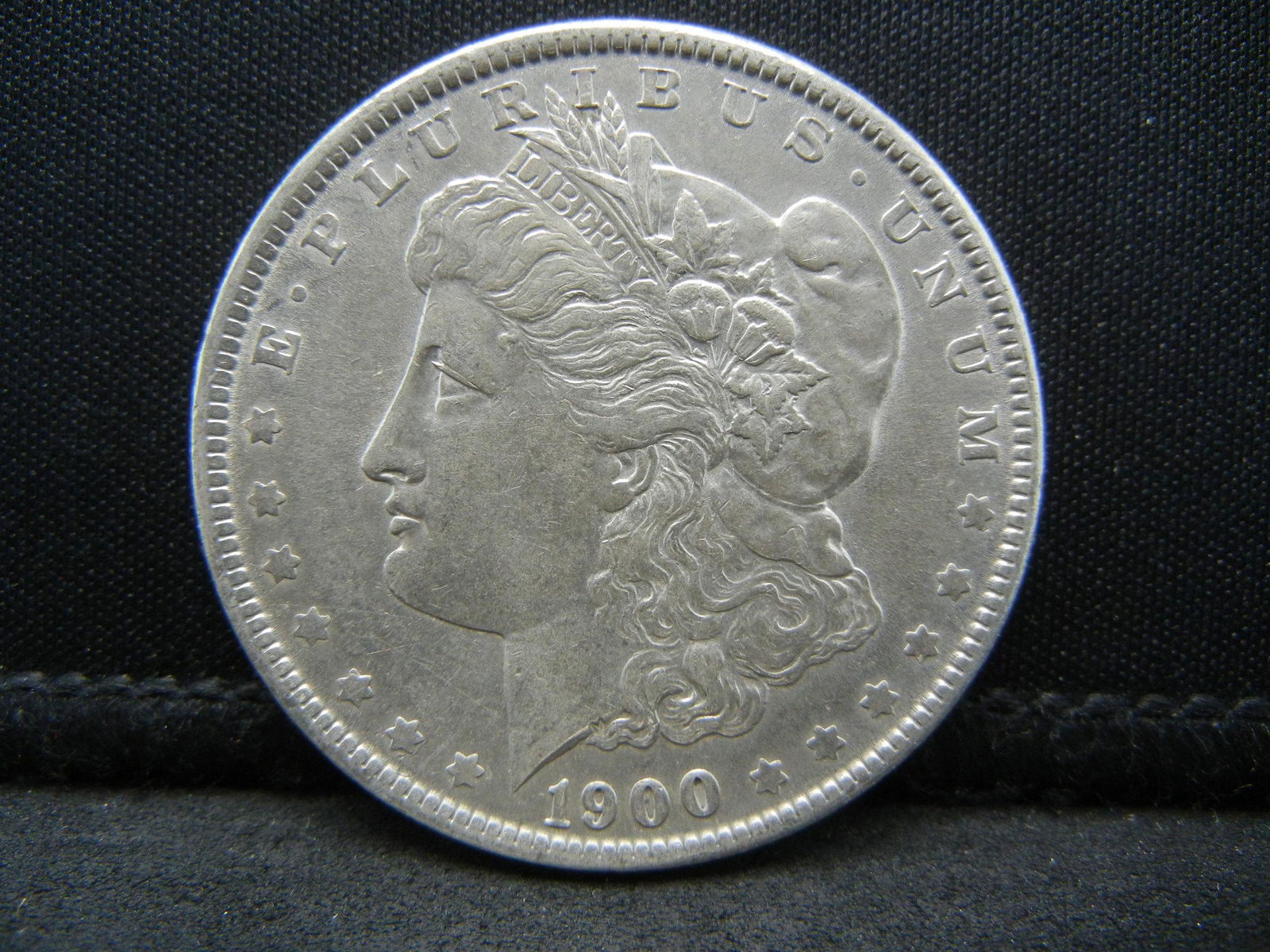 1900 Morgan Dollar High Grade better date (1 of 2)