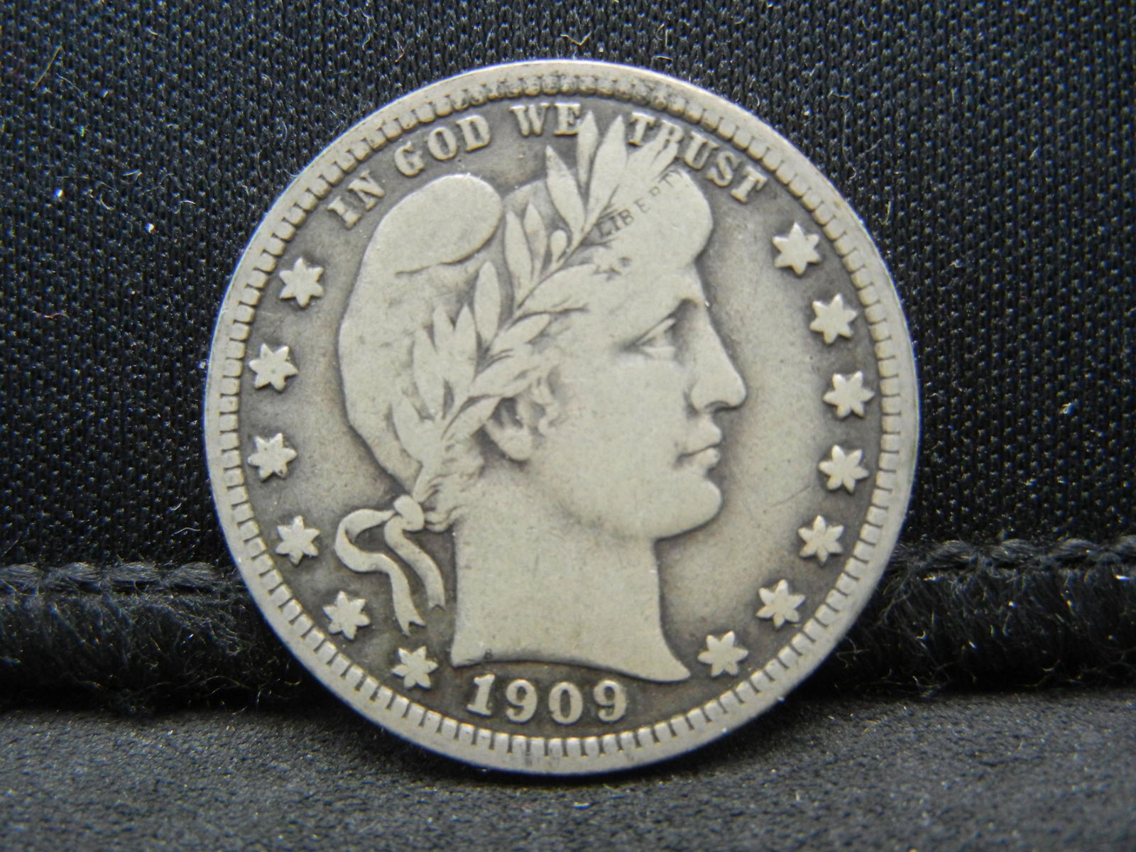 1909 Barber Silver Quarter FINE (1 of 2)