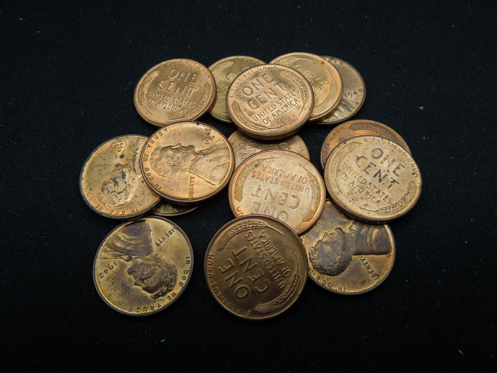 (17) different Wheat Cents.  10 from 40s, 7 from 50s. (1 of 3)