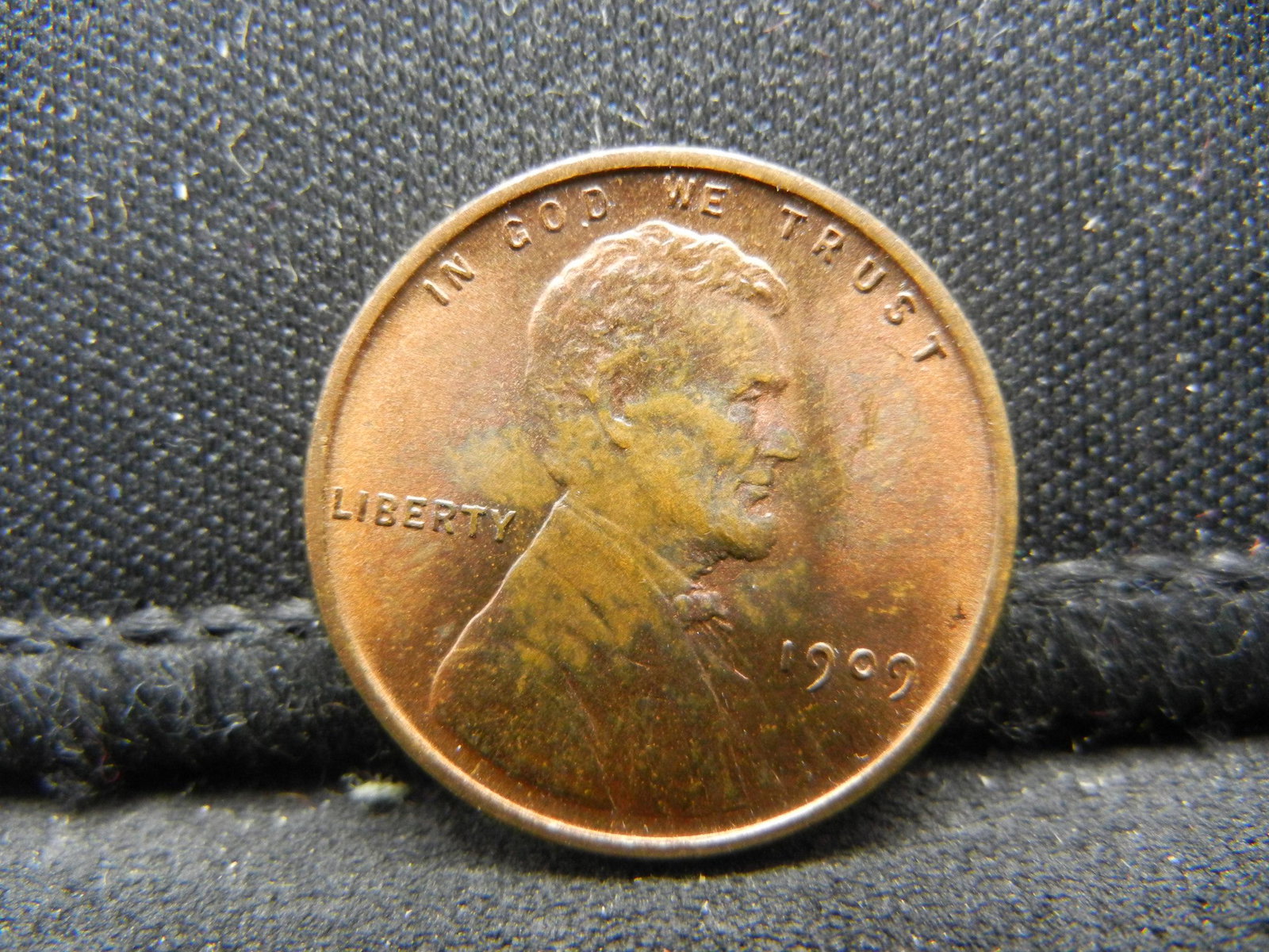 1909-VDB Lincoln Cent Choice BU Lots of Red (1 of 2)