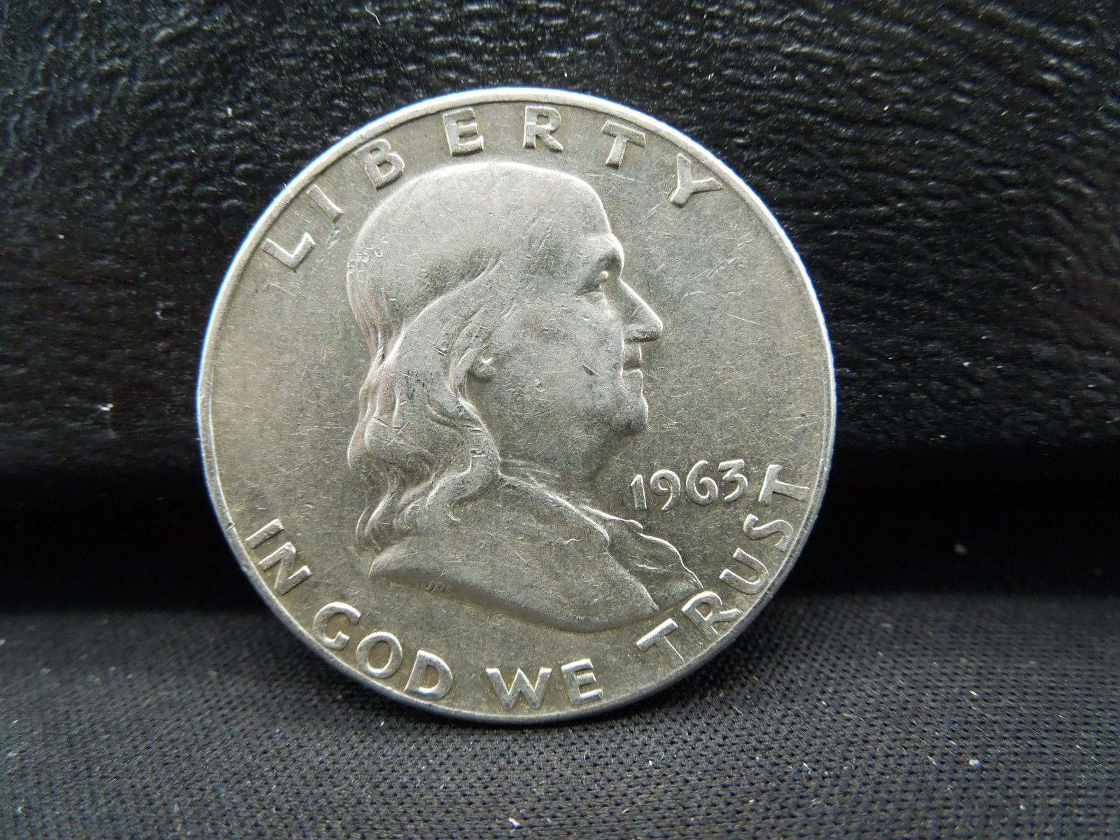 1963-D Franklin Half Dollar: YES WE SHIP ALL COINS - $3.50 PLUS INSURANCE FOR ONE COIN for FIRST CLASS MAIL. We will combine shipping if multiple coins are purchased! Small flat rate $7.25 - Med Flat rate $13.95 - Large Flat Rate