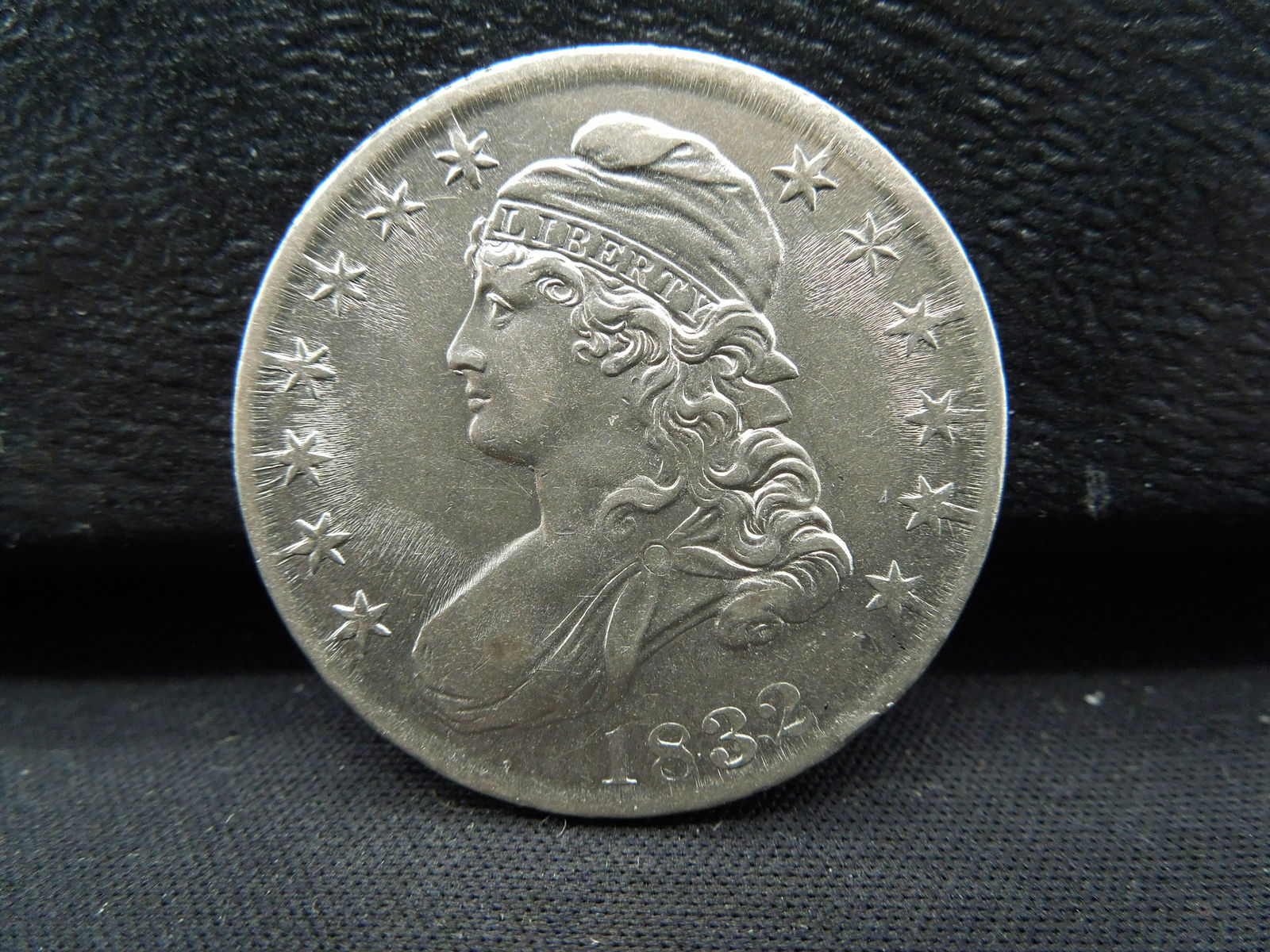1832 Capped Bust Half Dollar AU/BU Nice Lusturous Coin (1 of 2)