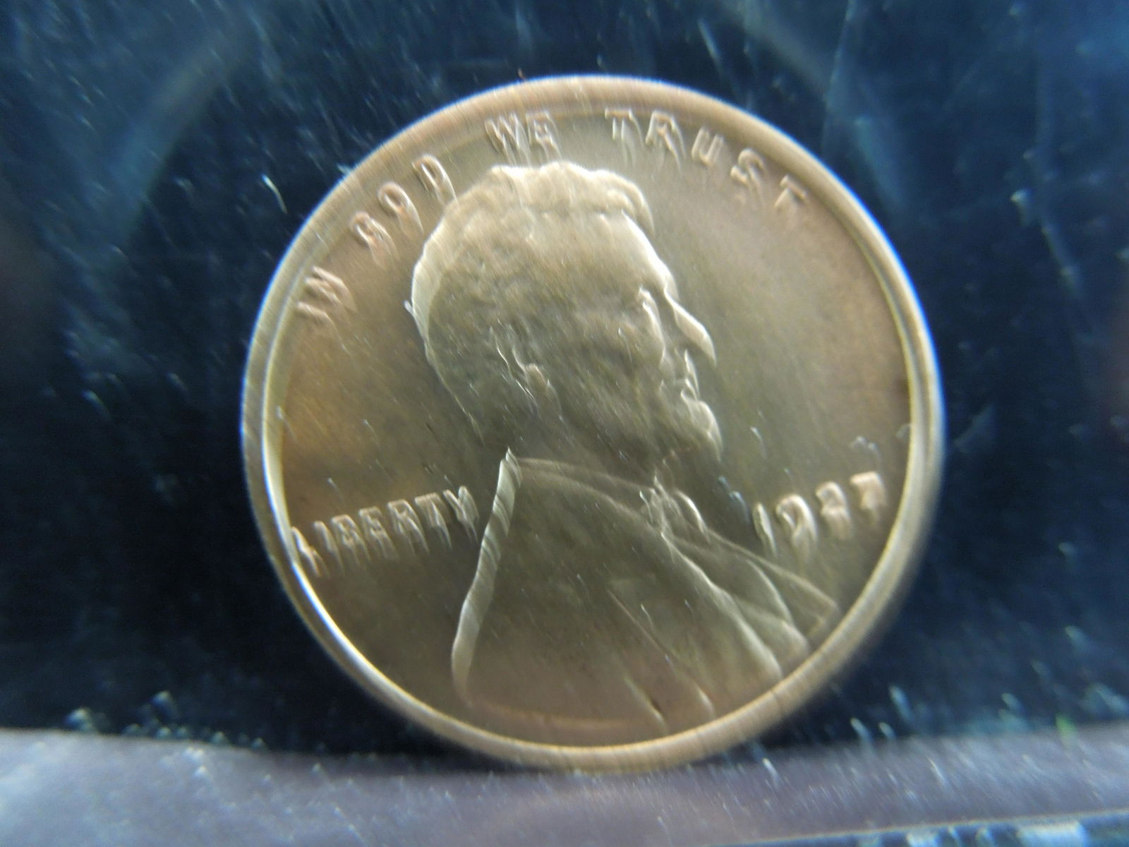 1927 Lincoln Cent Unc Red Super Nice (1 of 2)