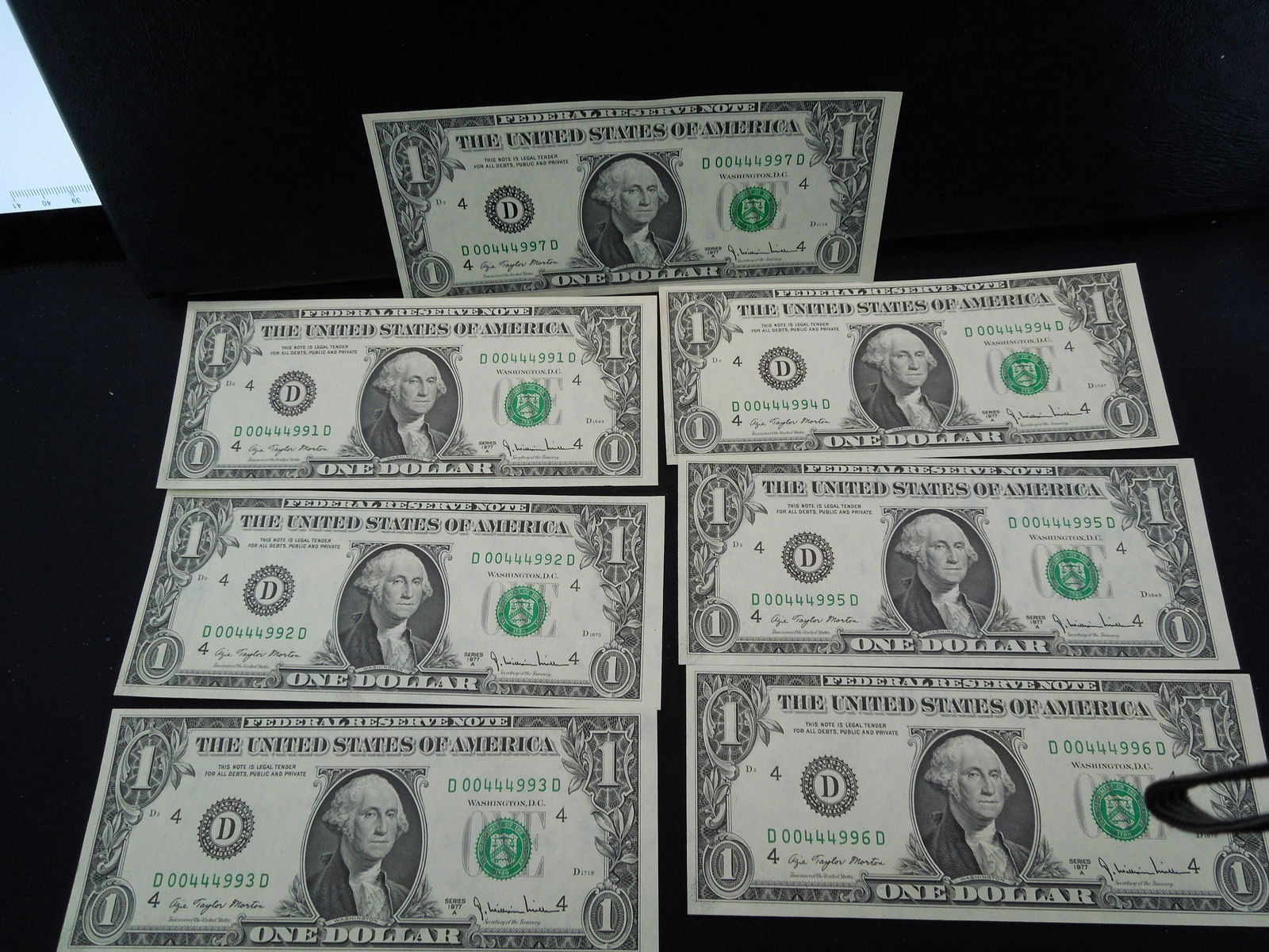 (7) 1977A $1 Federal Reserve Notes with consecutive (1 of 7)
