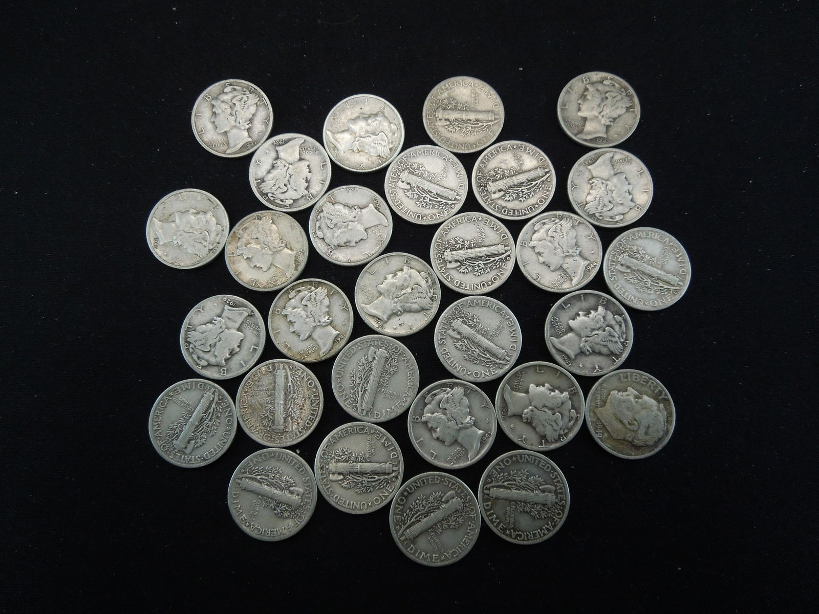 (29) Mercury Dimes (1 of 10)