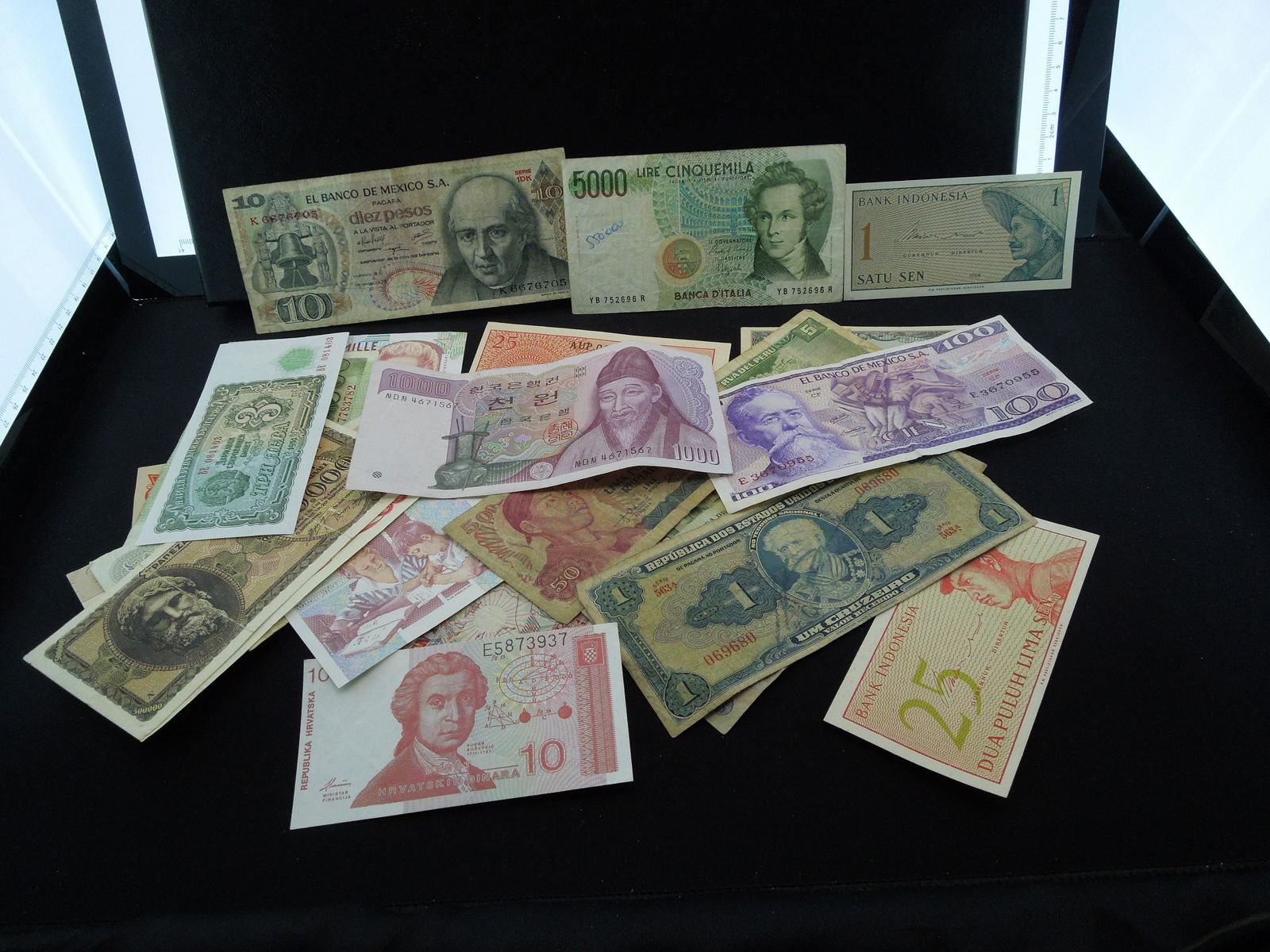 (25) different foreign bills. (1 of 4)