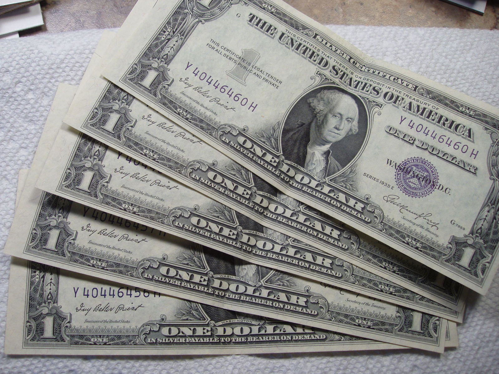 1935E $1 Silver Certificate.  5 Consecutive Serial (1 of 2)