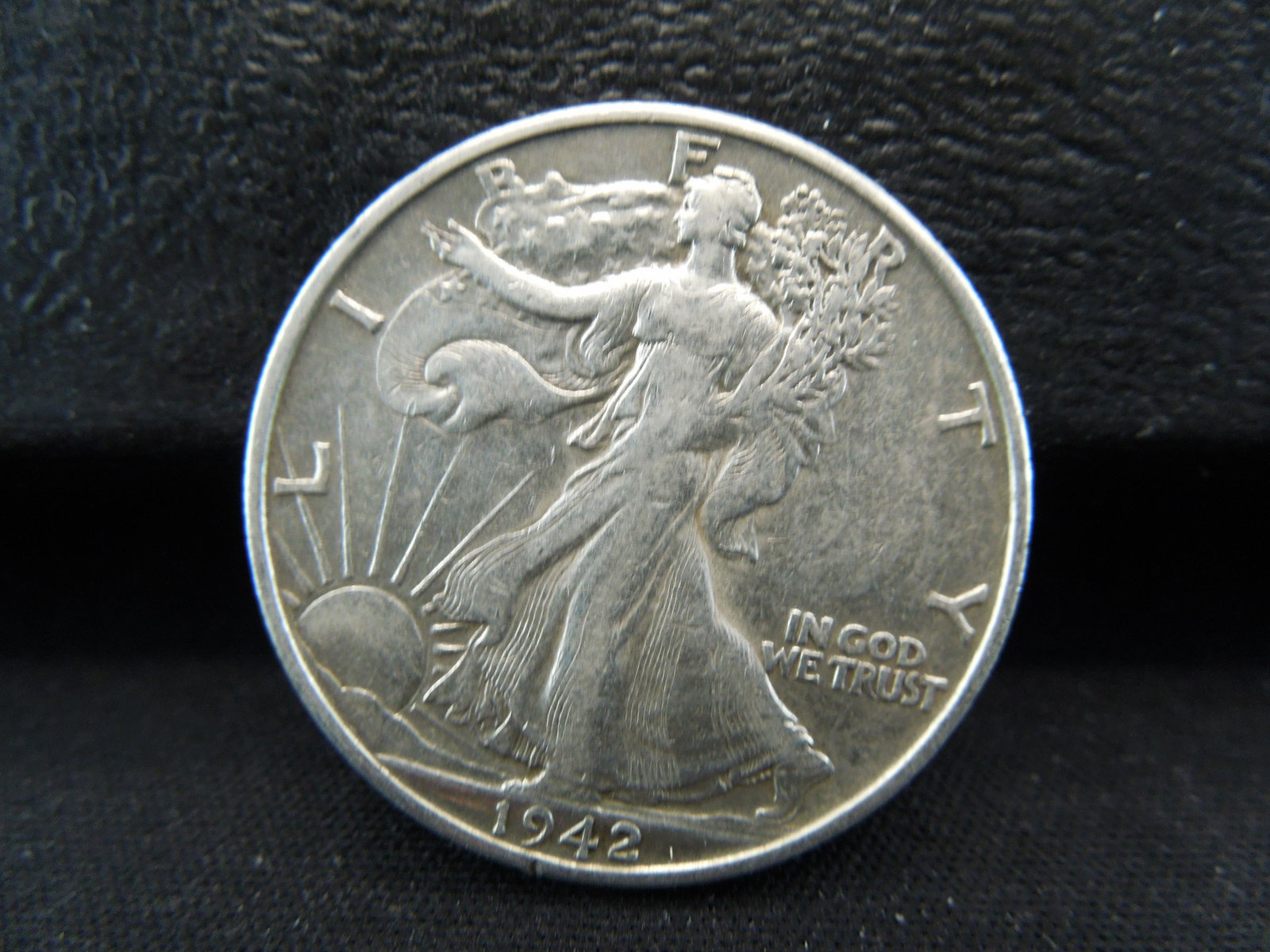 1942-D SILVER (90%) LIBERTY HALF, ONLY 10.9 MILL: 1942-D SILVER (90%) LIBERTY HALF, ONLY 10.9 MILL MINTED!