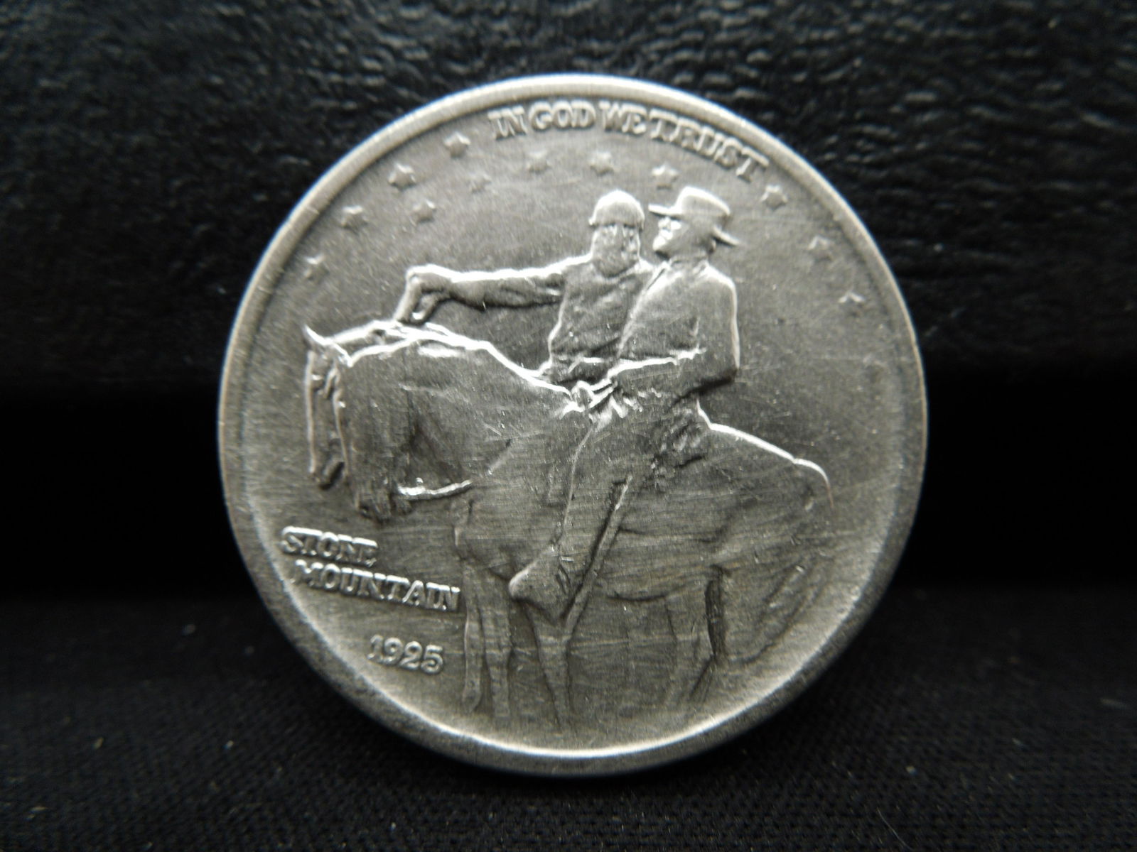1925 Stone Mountain Commemorative Half Dollar (1 of 2)