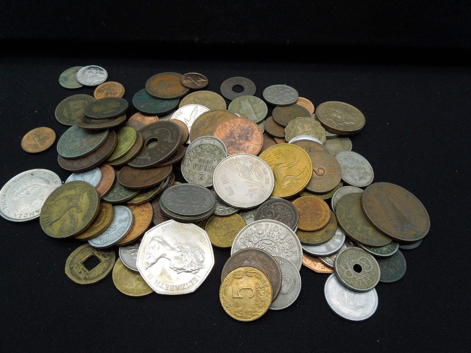 (1) Pound Foreign Coins. (1 of 5)