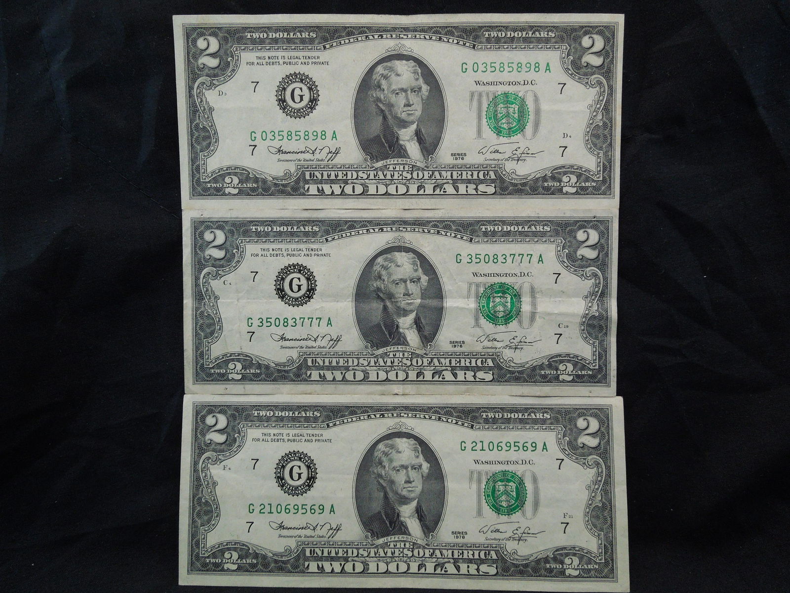 (3) 1976 Two Dollar Notes (1 of 5)