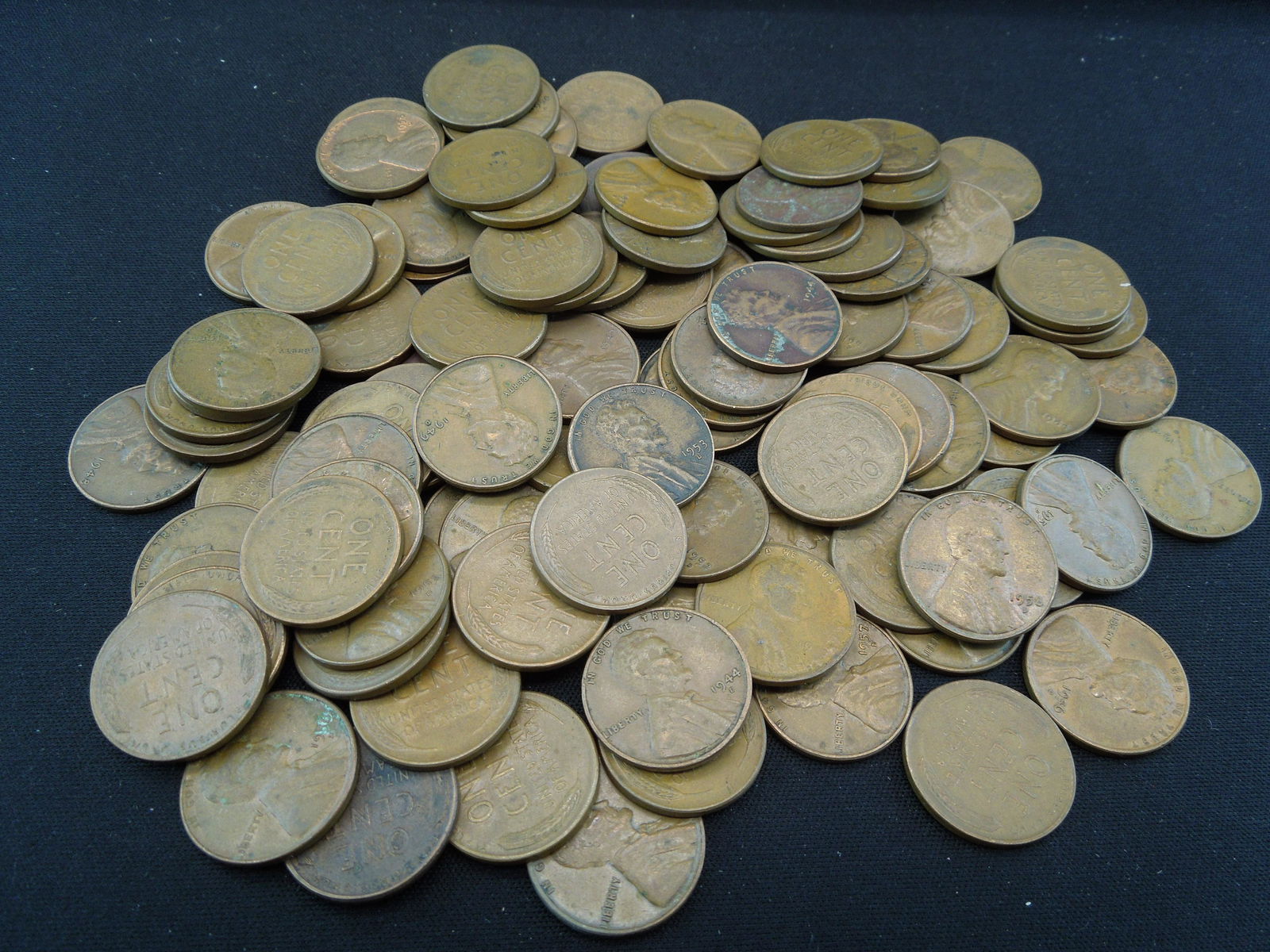 100 Lincoln Wheat Cents. (1 of 4)