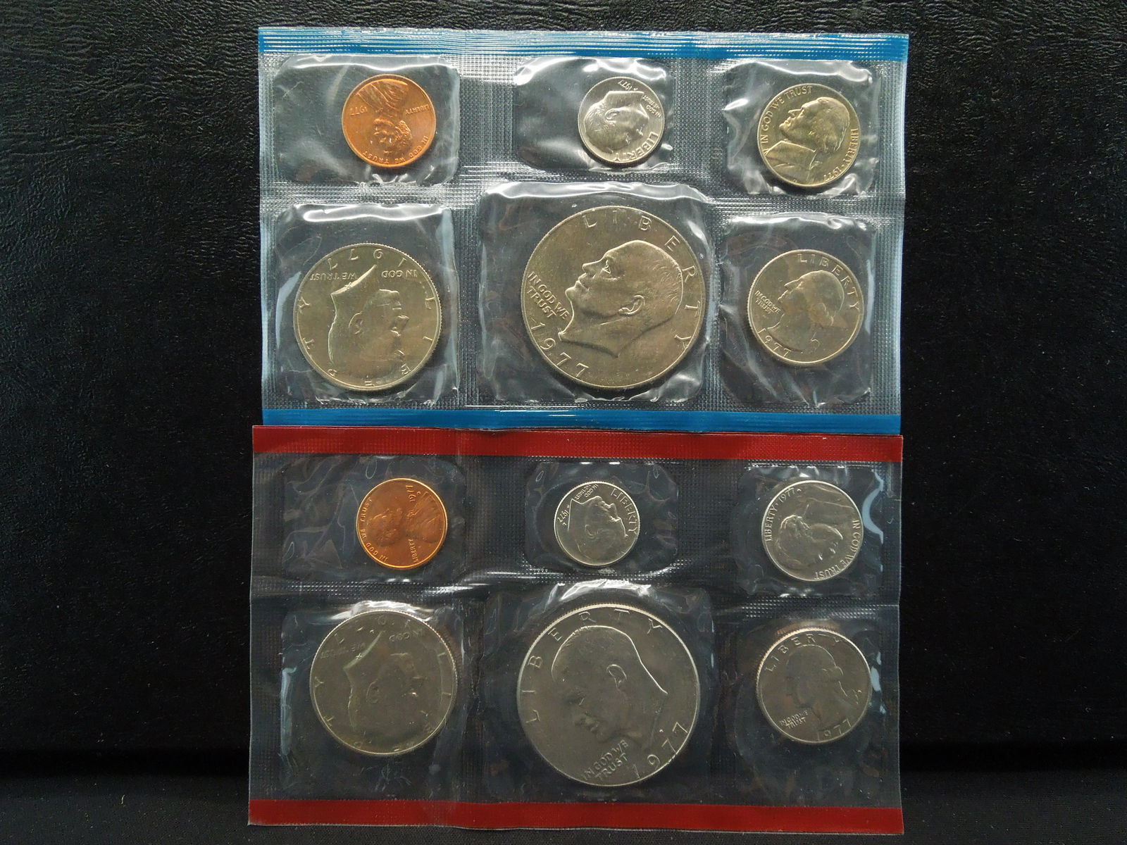 1971 (12) coin US P/D/S Mint Set.  Choice BU.  Has two (1 of 4)