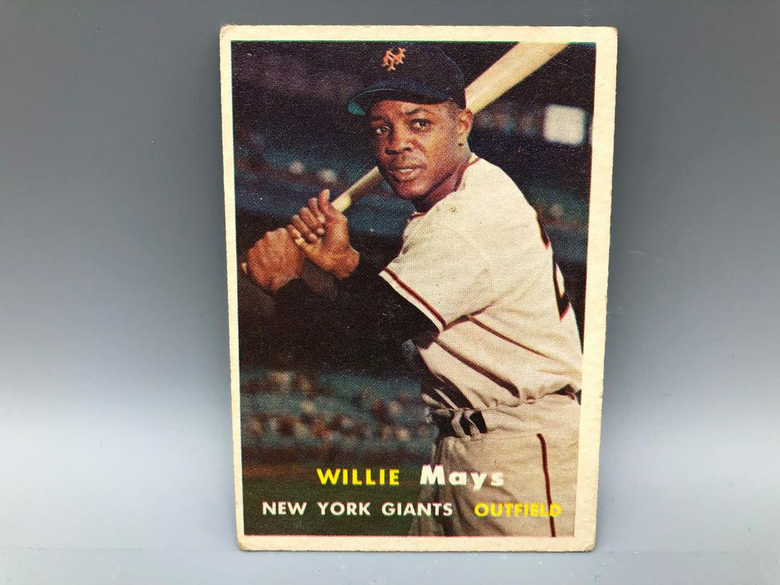 1957 Topps Willie Mays #10 HOF (1 of 2)