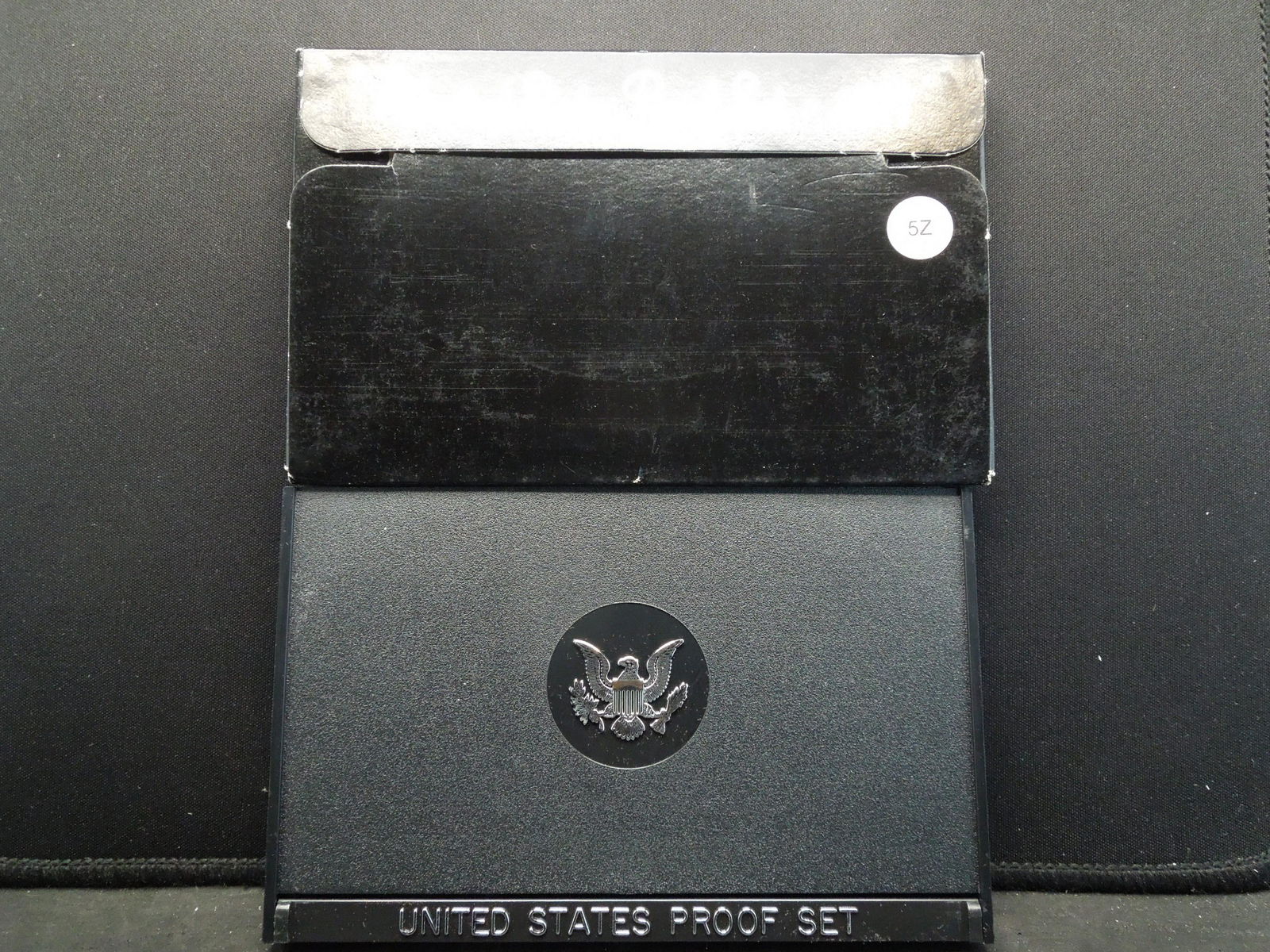 1977 US Mint UNC Proof Set (1 of 4)