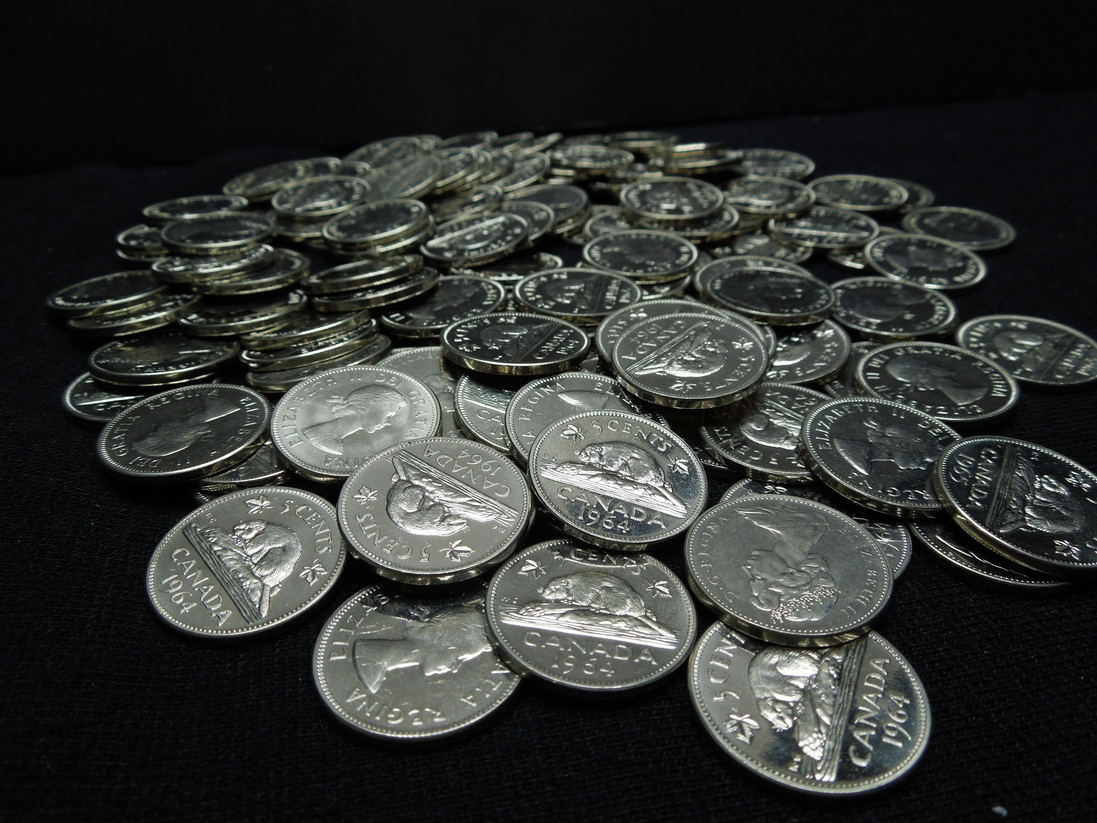 (126) Various Dates Canada Nickels (1 of 4)