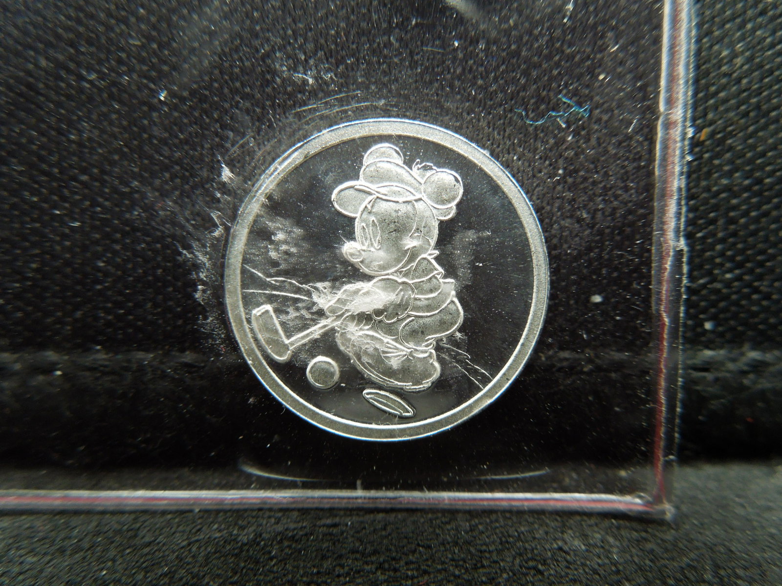 DISNEY Mickey Mouse .999 Fine Silver Round: DISNEY Mickey Mouse .999 Fine Silver Round