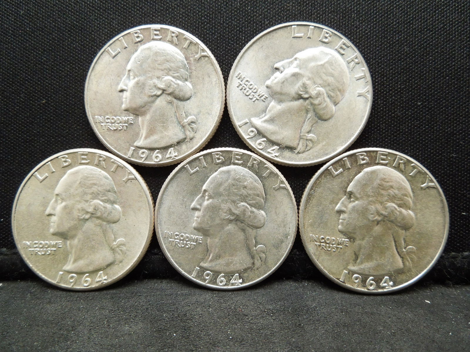 (5) 1964 UNCIRCULATED 90% Silver Washington Quarters (1 of 2)