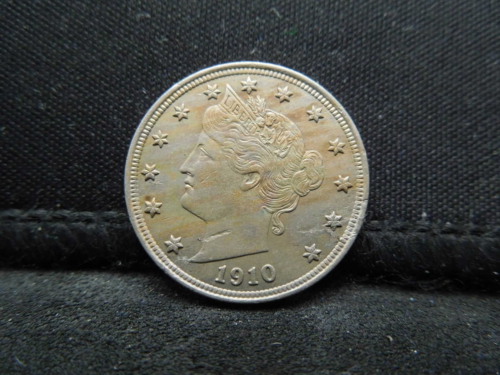 1910 V-Nickel With Raimbow Toning. (1 of 2)