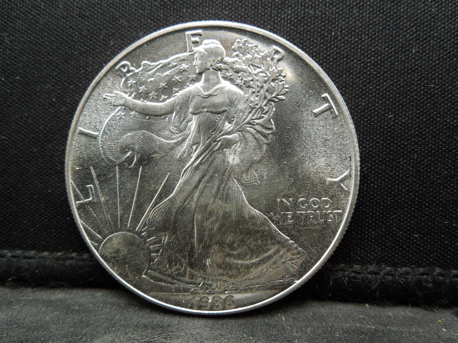 1986 Silver American Eagle First Year (1 of 2)
