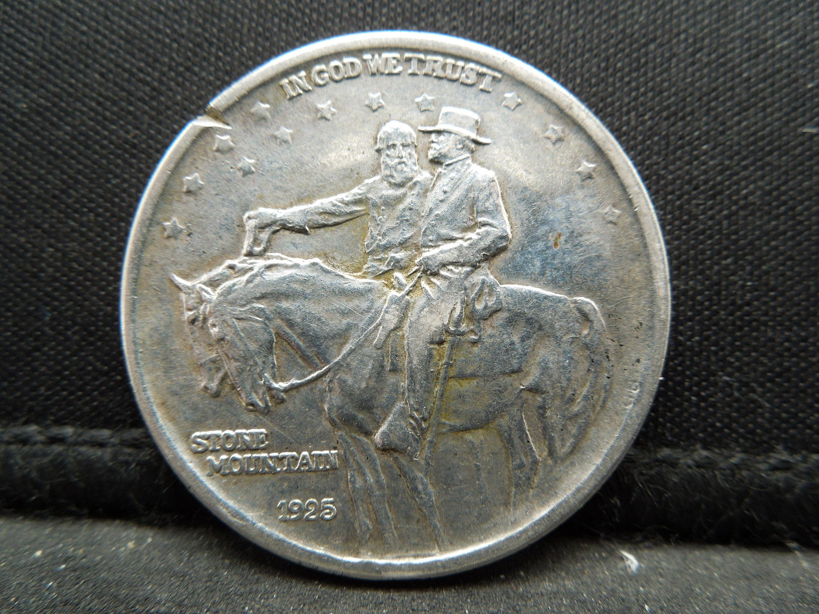 1925 Stone Mountain Half Dollar Commemorative (1 of 2)