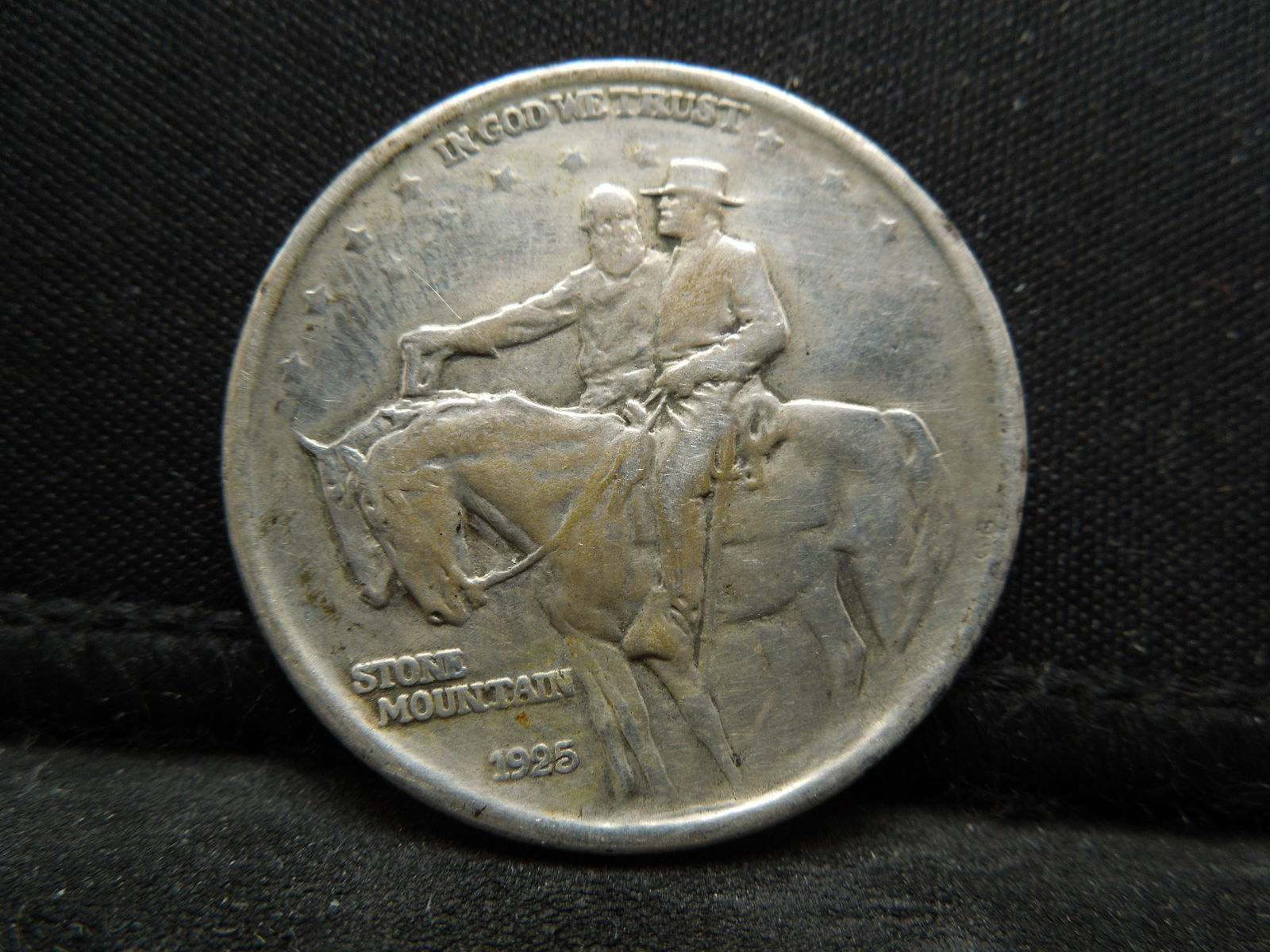 1925 Stone Mountain Half Dollar Commemorative (1 of 2)