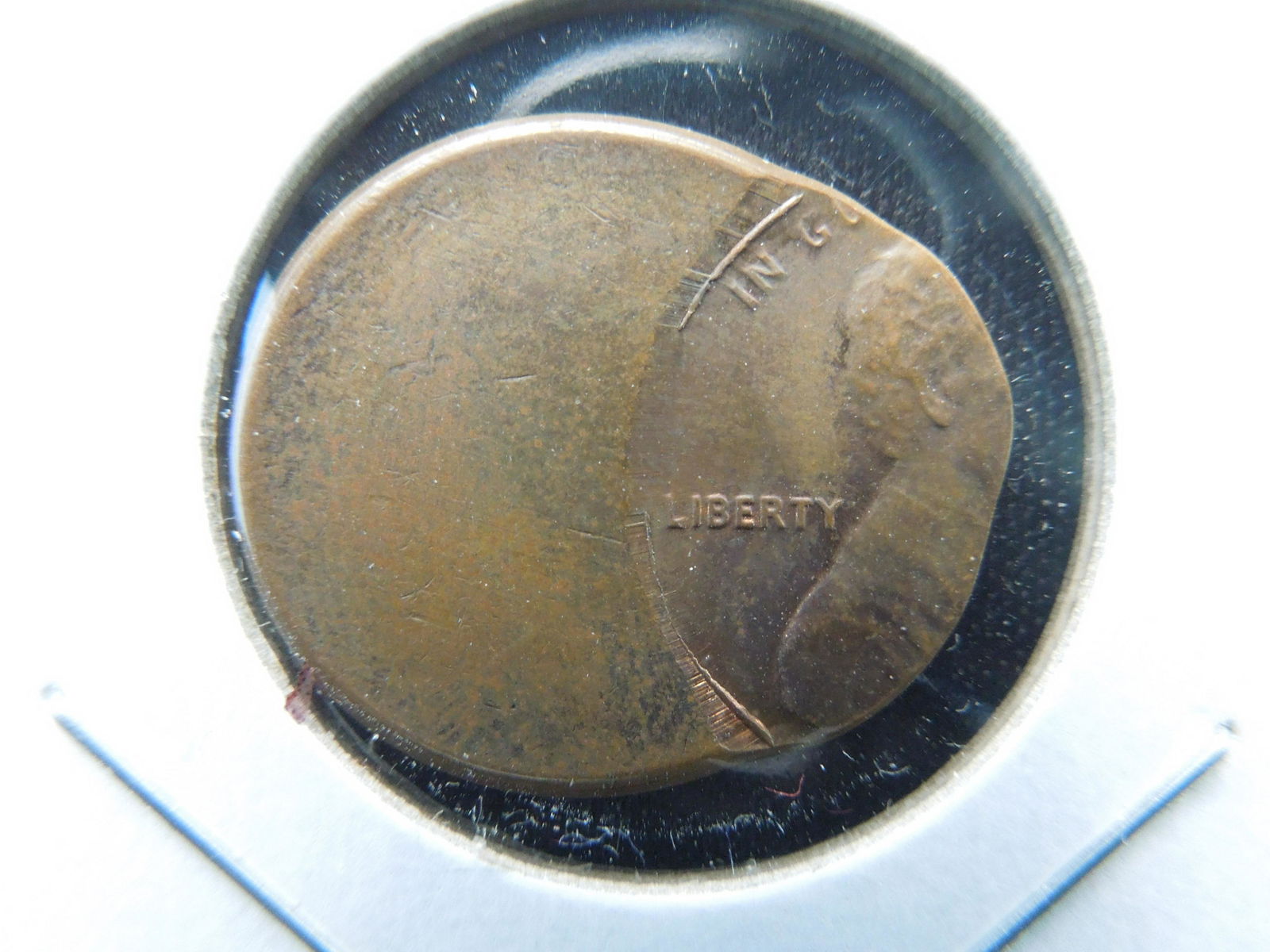 Error Alert.  40% off-center Lincoln Memorial Cent. (1 of 3)